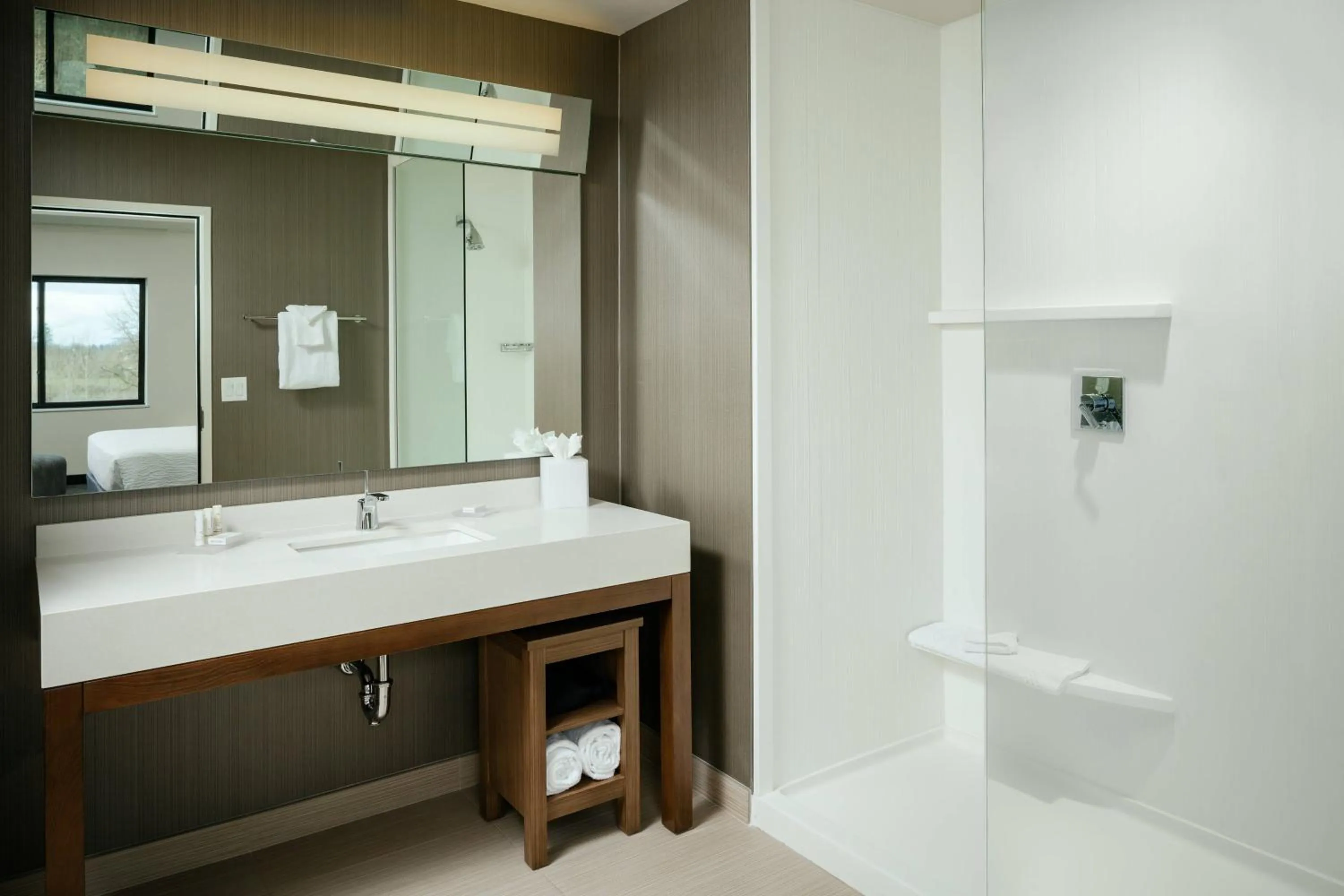 Bathroom in Courtyard by Marriott Corvallis