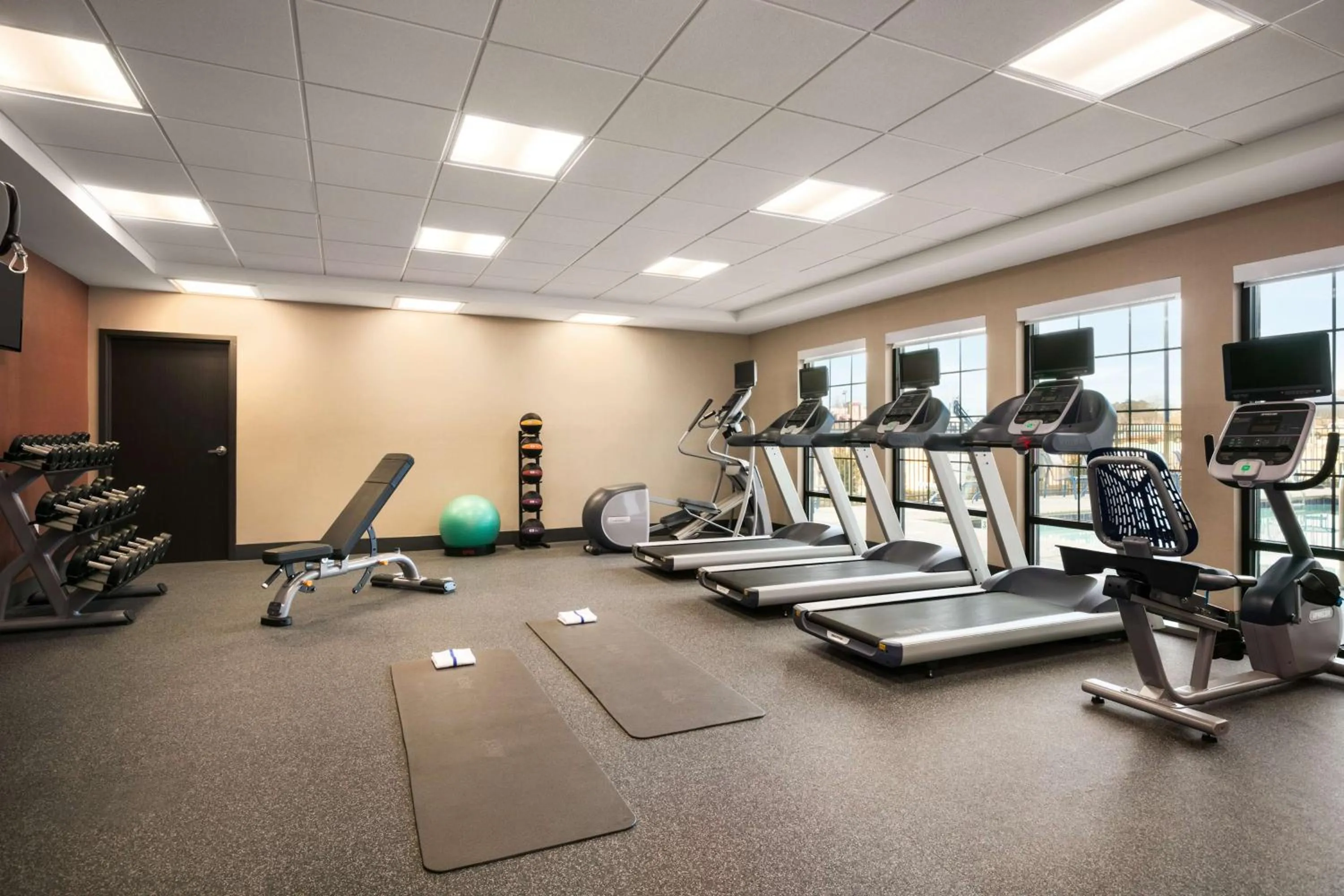 Fitness centre/facilities in Hampton Inn Kernersville
