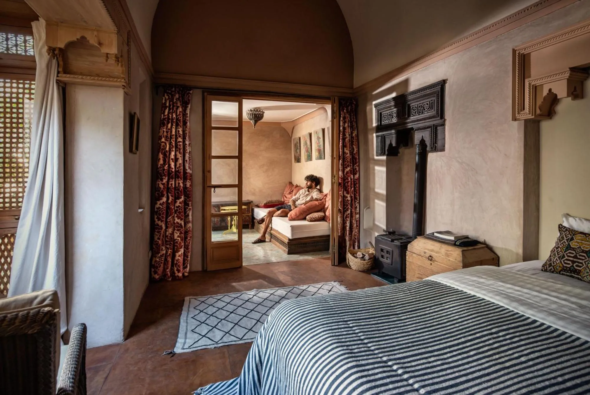 Photo of the whole room, Bed in Riad Kbour & Chou