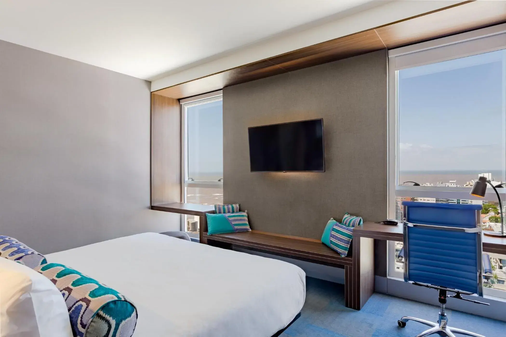 River View, Guest room, 2 Queen in Aloft Montevideo Hotel - Marriott International River View, Guest room, 2 Queen in Aloft Montevideo Hotel - Marriott International