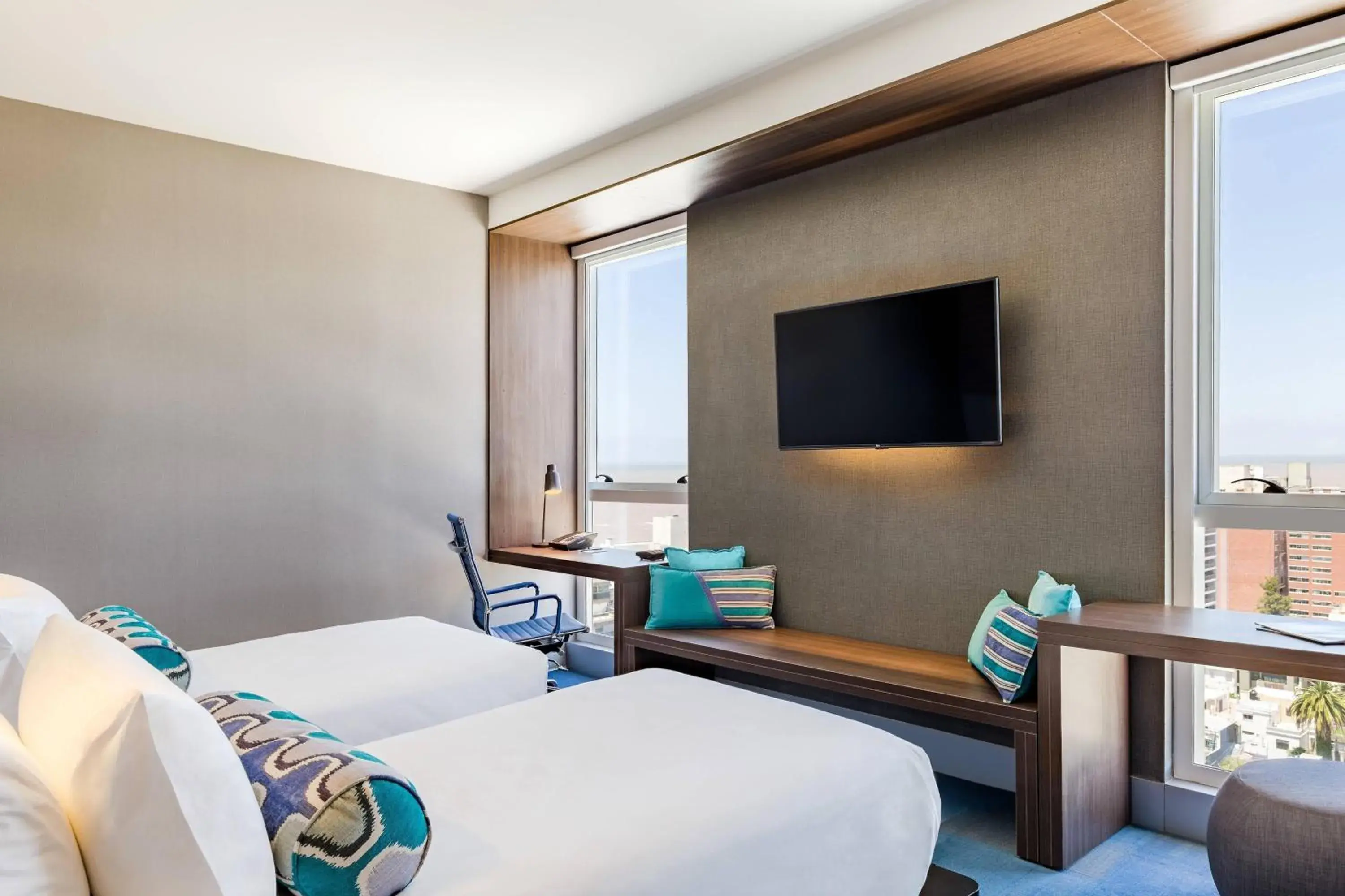Aloft, Guest room, 2 Twin/Single Bed(s), City view in Aloft Montevideo Hotel - Marriott International Aloft, Guest room, 2 Twin/Single Bed(s), City view in Aloft Montevideo Hotel - Marriott International