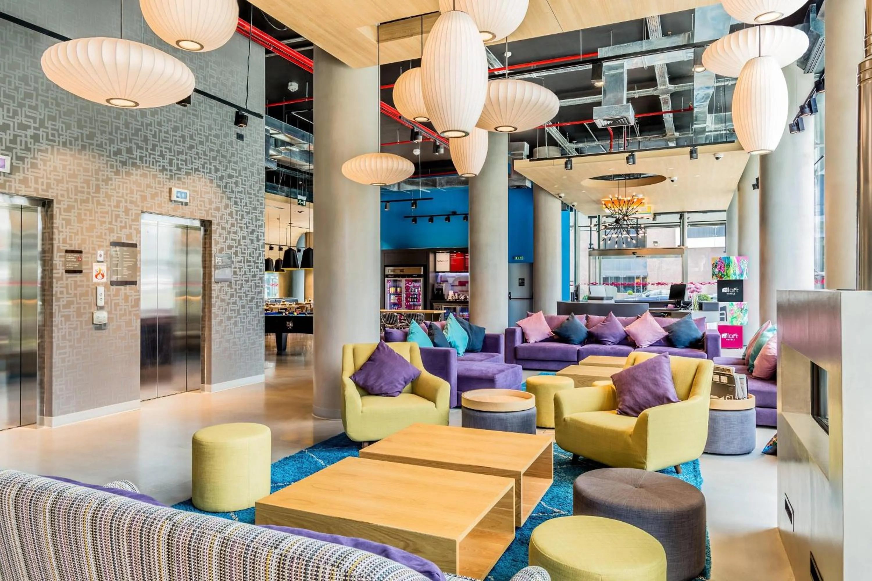 Lounge or bar in Aloft Montevideo Hotel - Marriott International
