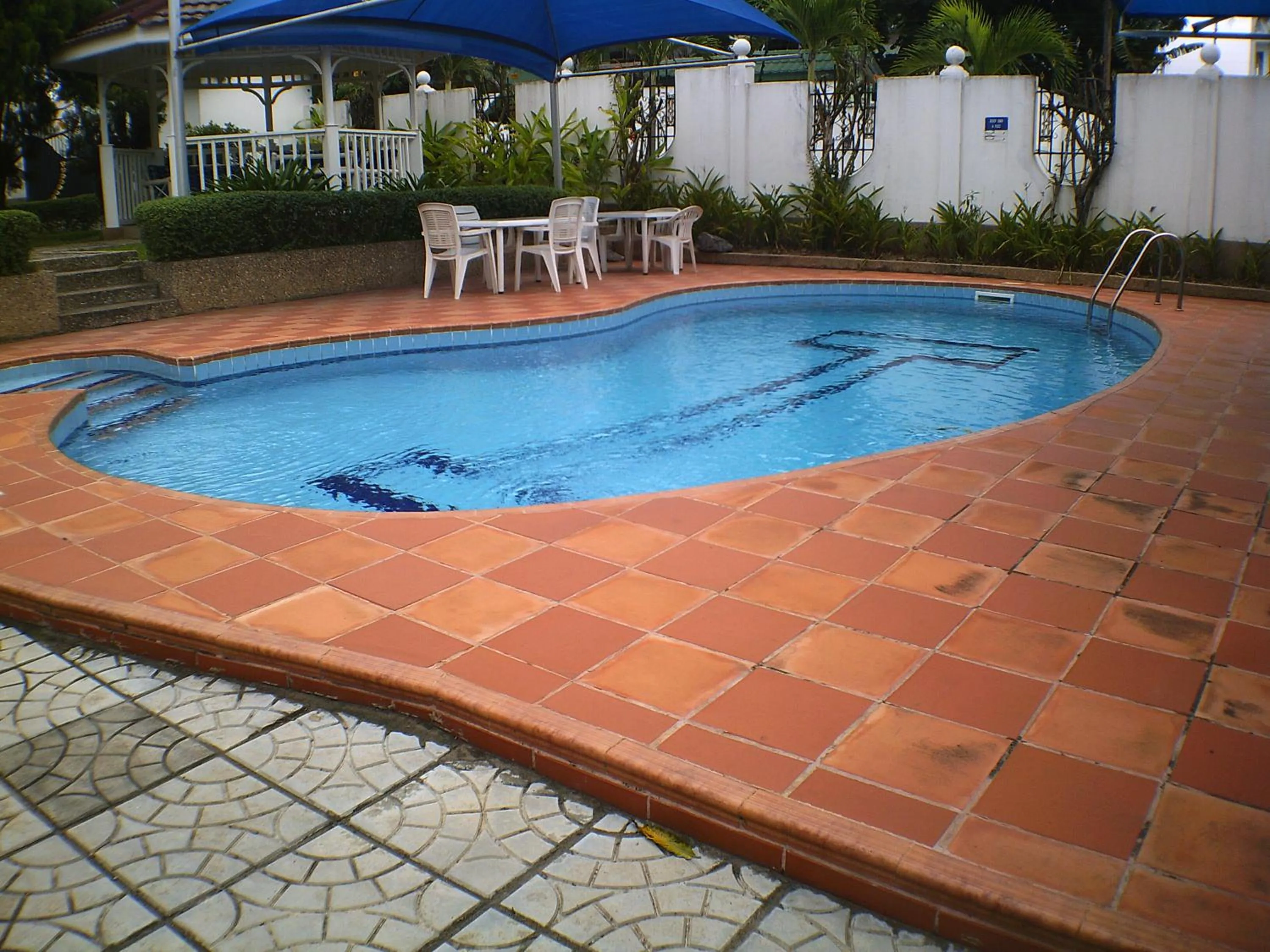 Swimming pool in Lavender Lodge Hotel