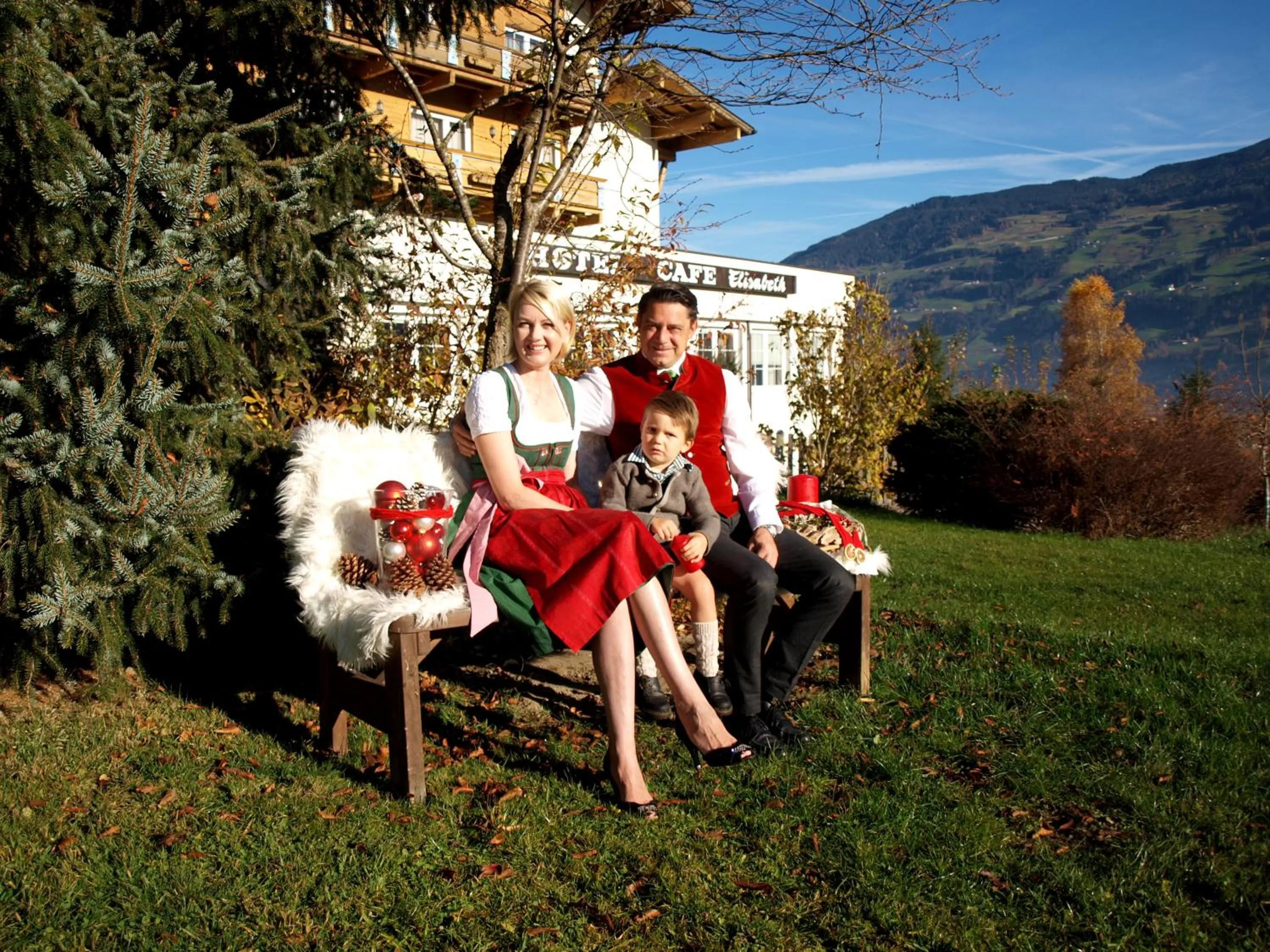 People in Hotel Elisabeth