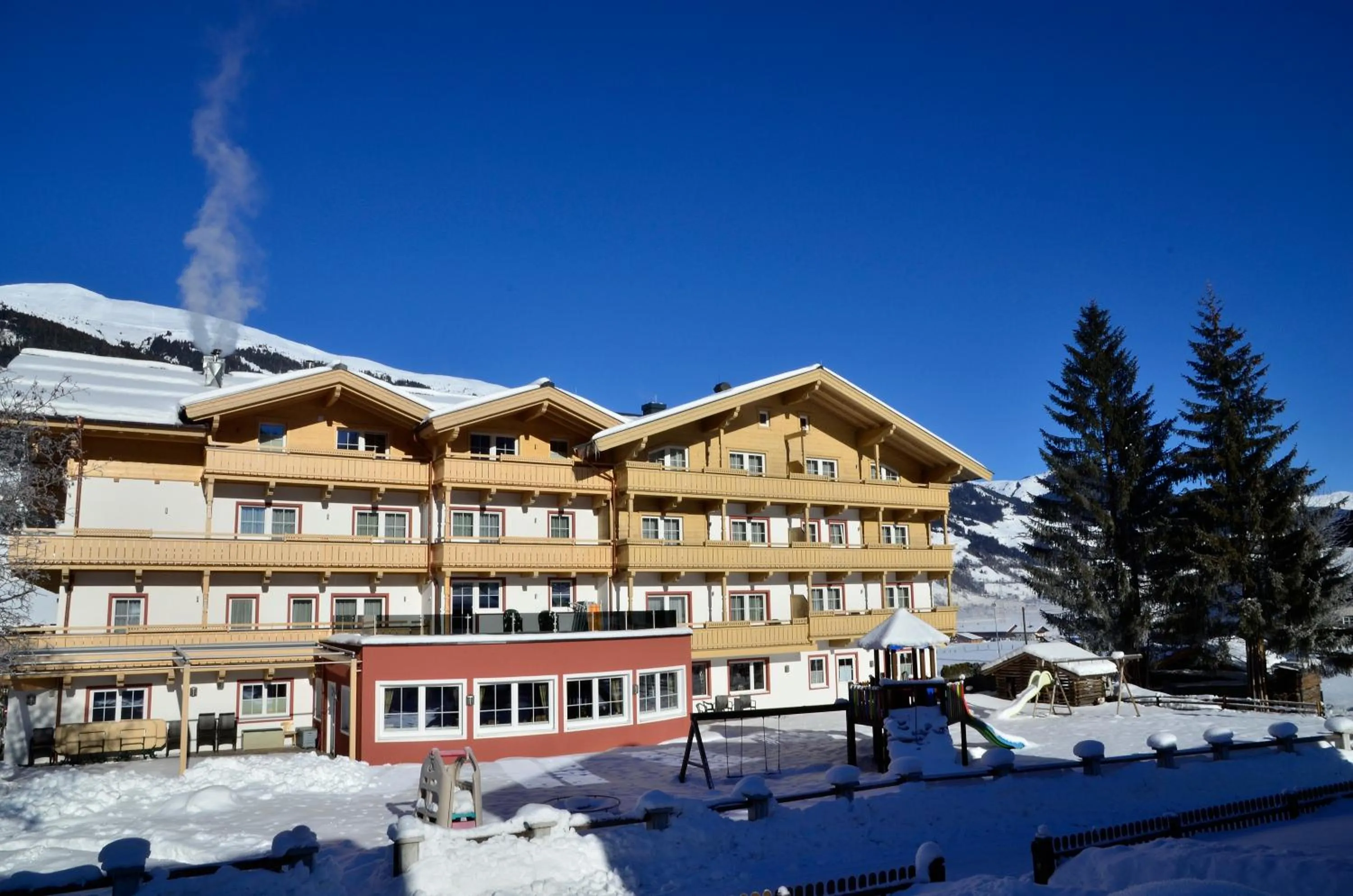 Property building in Hotel Grundlhof
