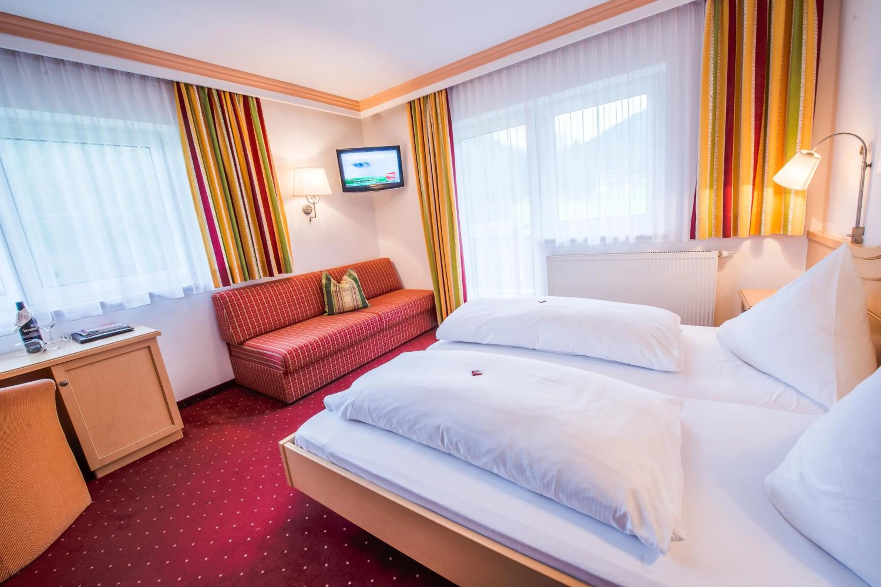 Photo of the whole room, Bed in Hotel Grundlhof