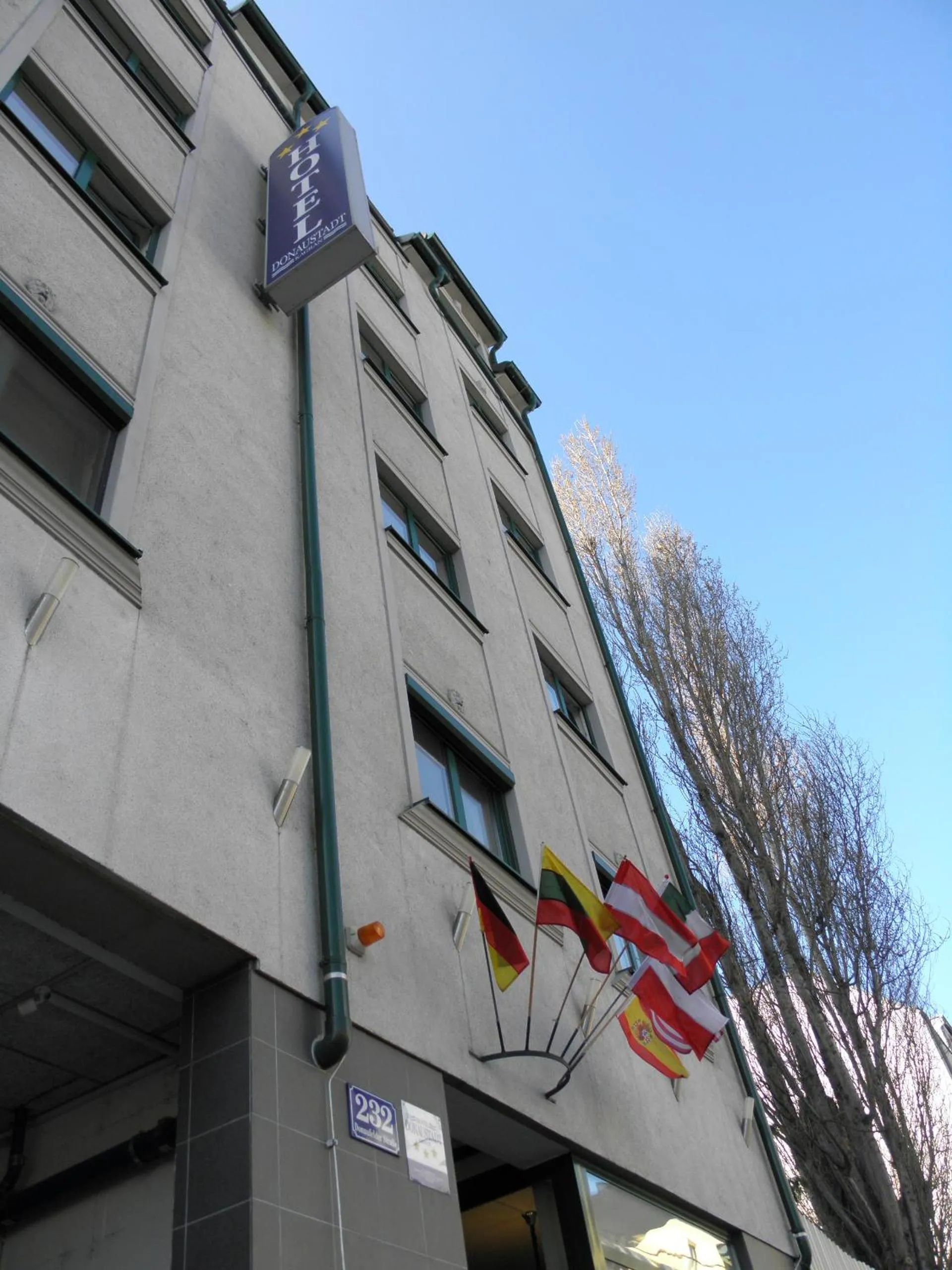 Property building in Hotel Donaustadt Kagran - at Metro U1