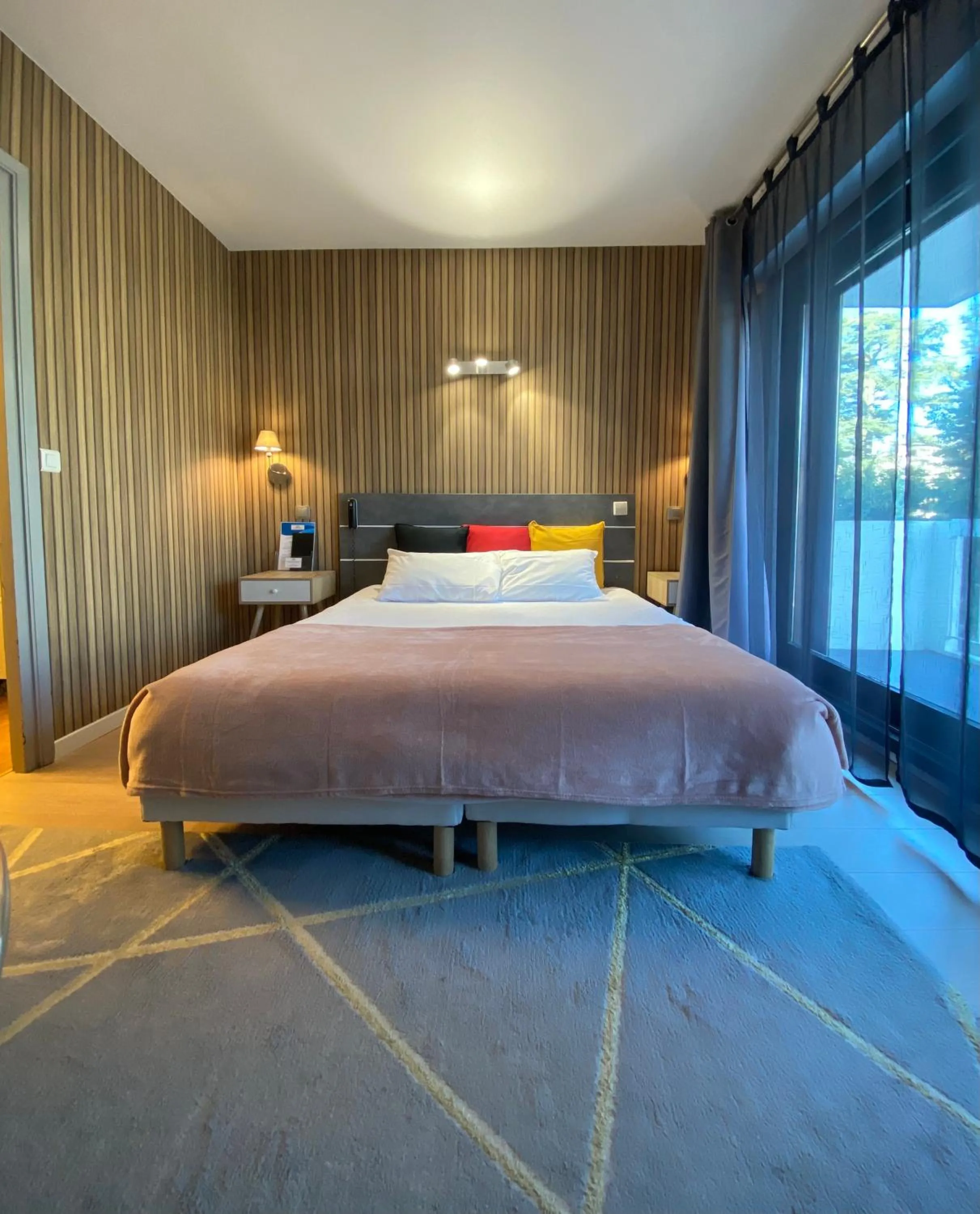 Bed in Savoie Hotel aux portes de Genève