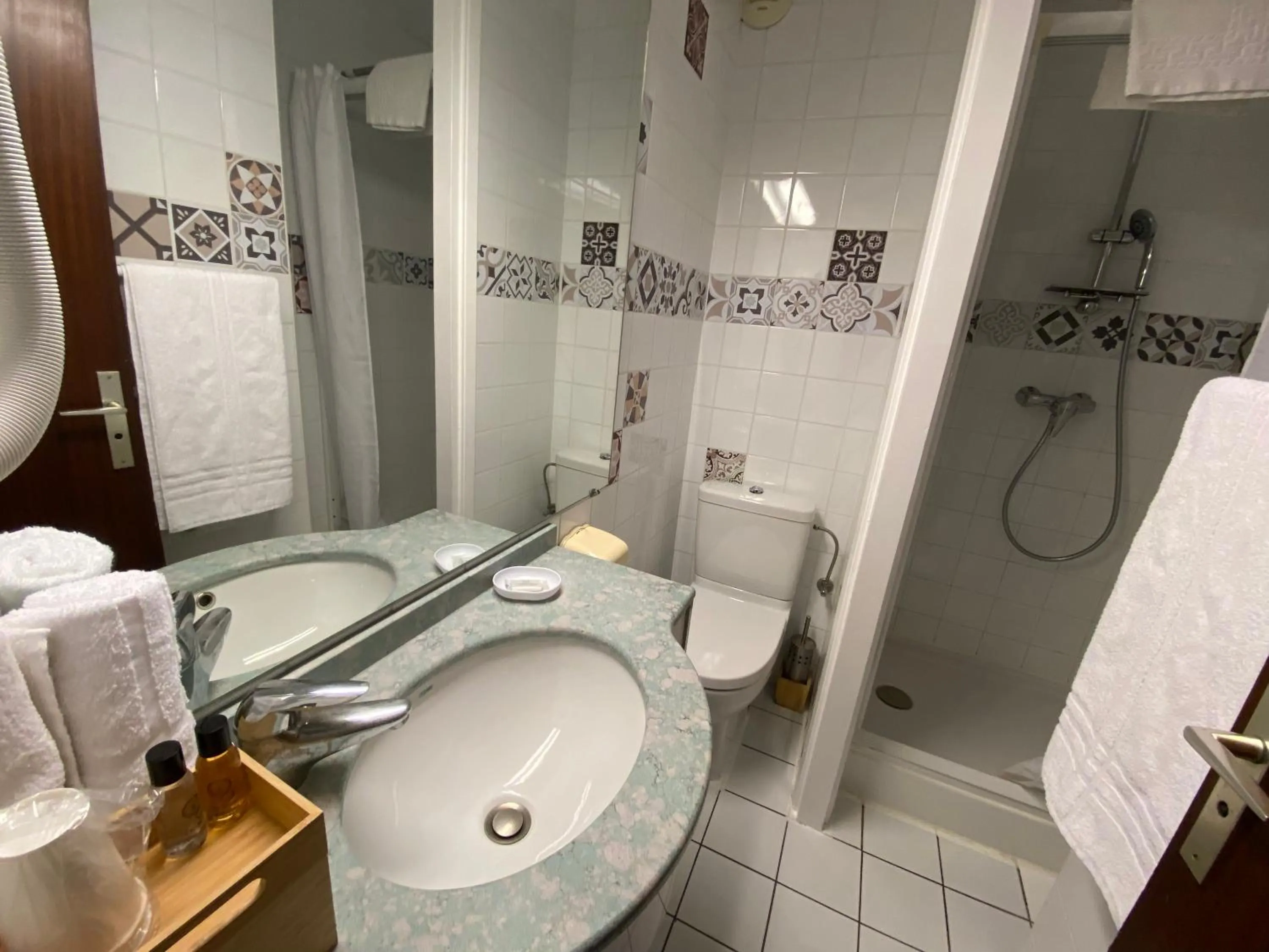 Bathroom in Savoie Hotel aux portes de Genève