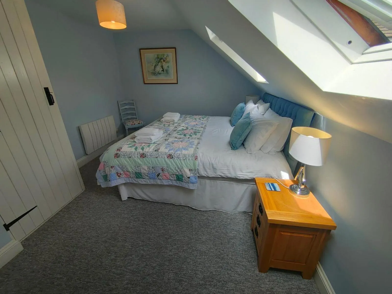 Bedroom, Bed in Pant Glas Barn