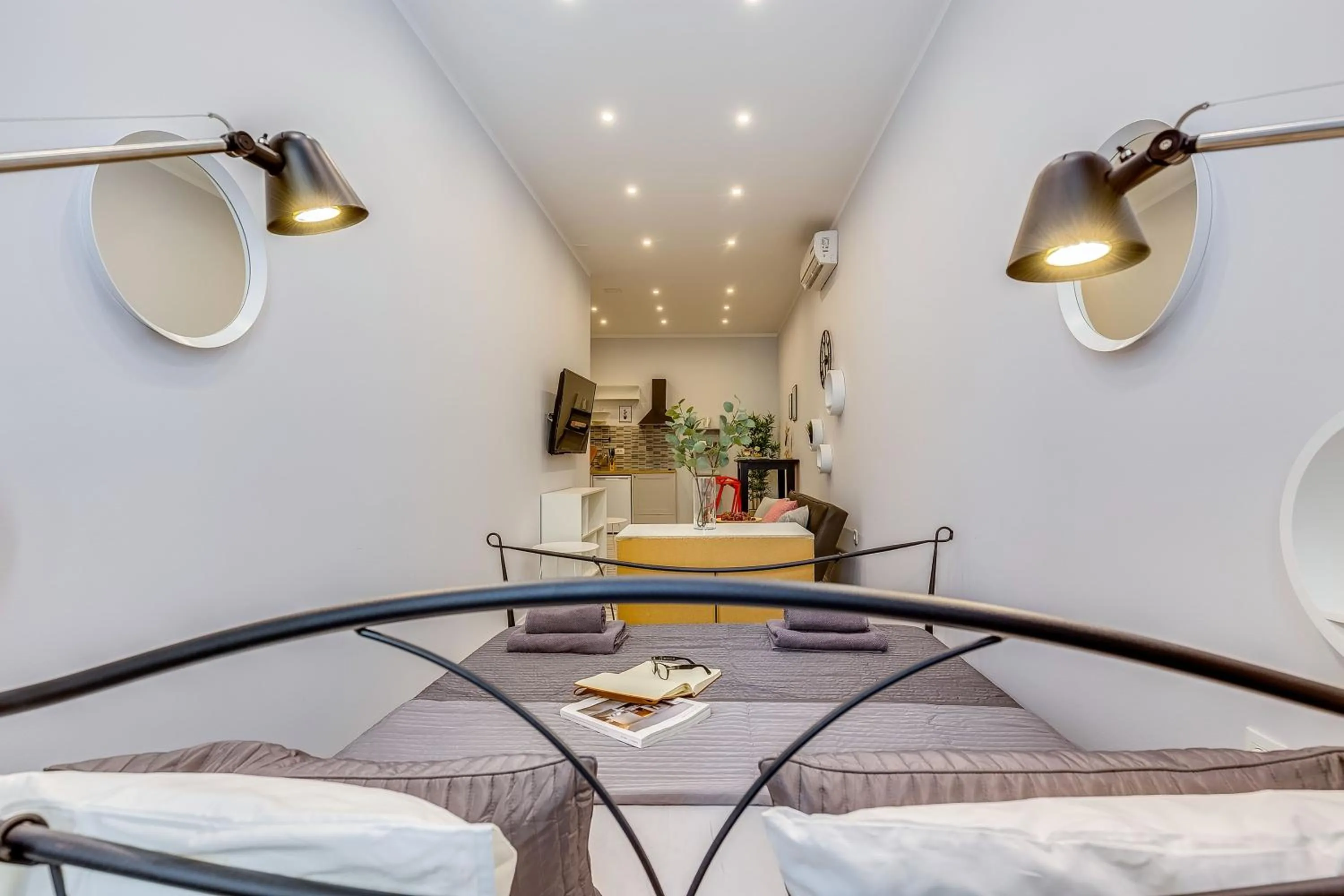 Bedroom in Main Square studios