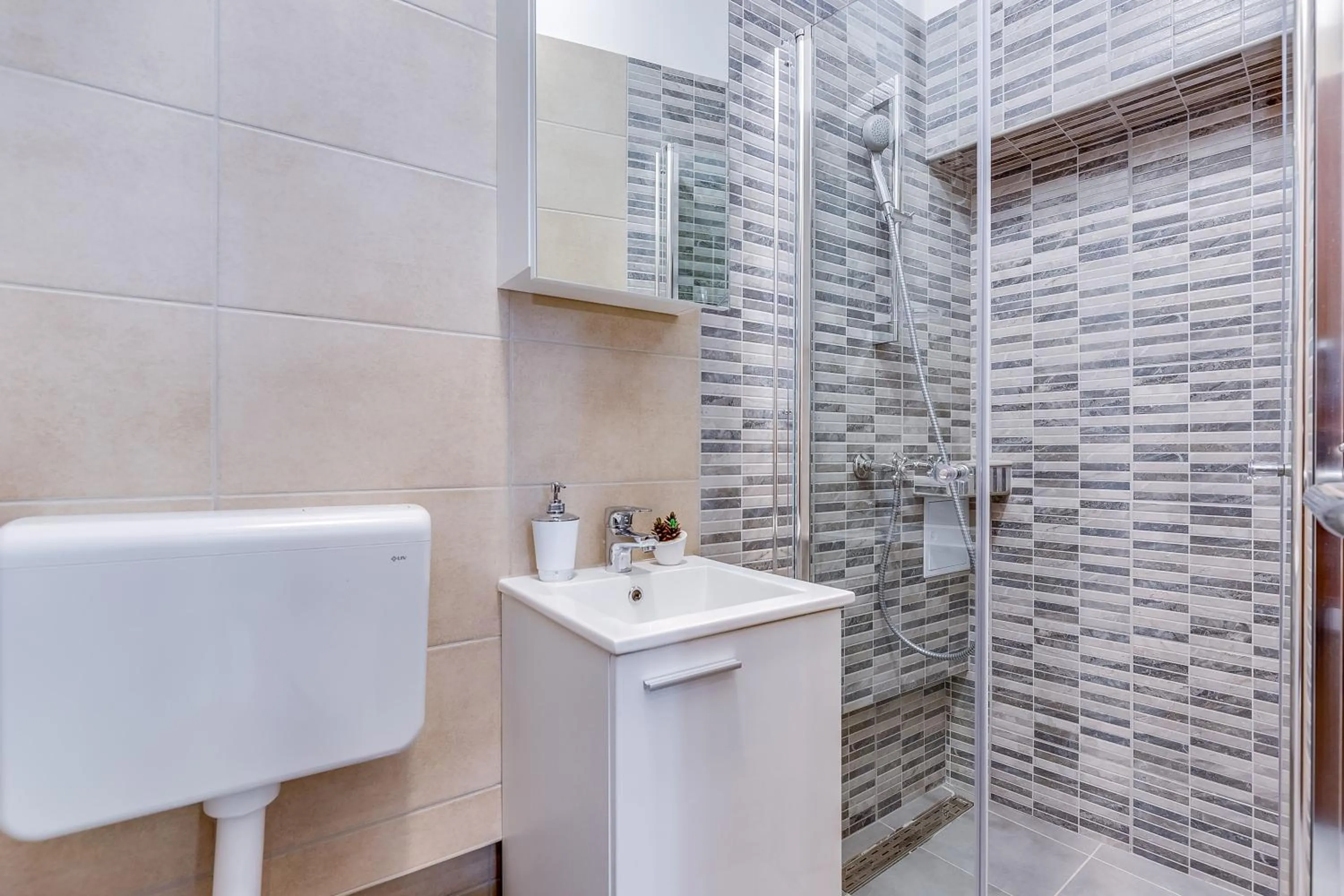 Bathroom in Main Square studios