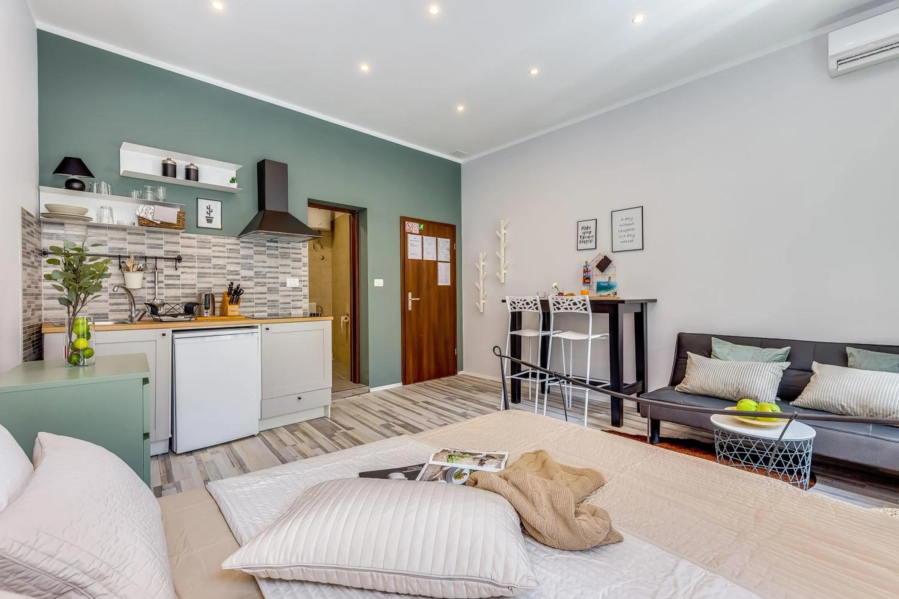 Kitchen or kitchenette in Main Square studios