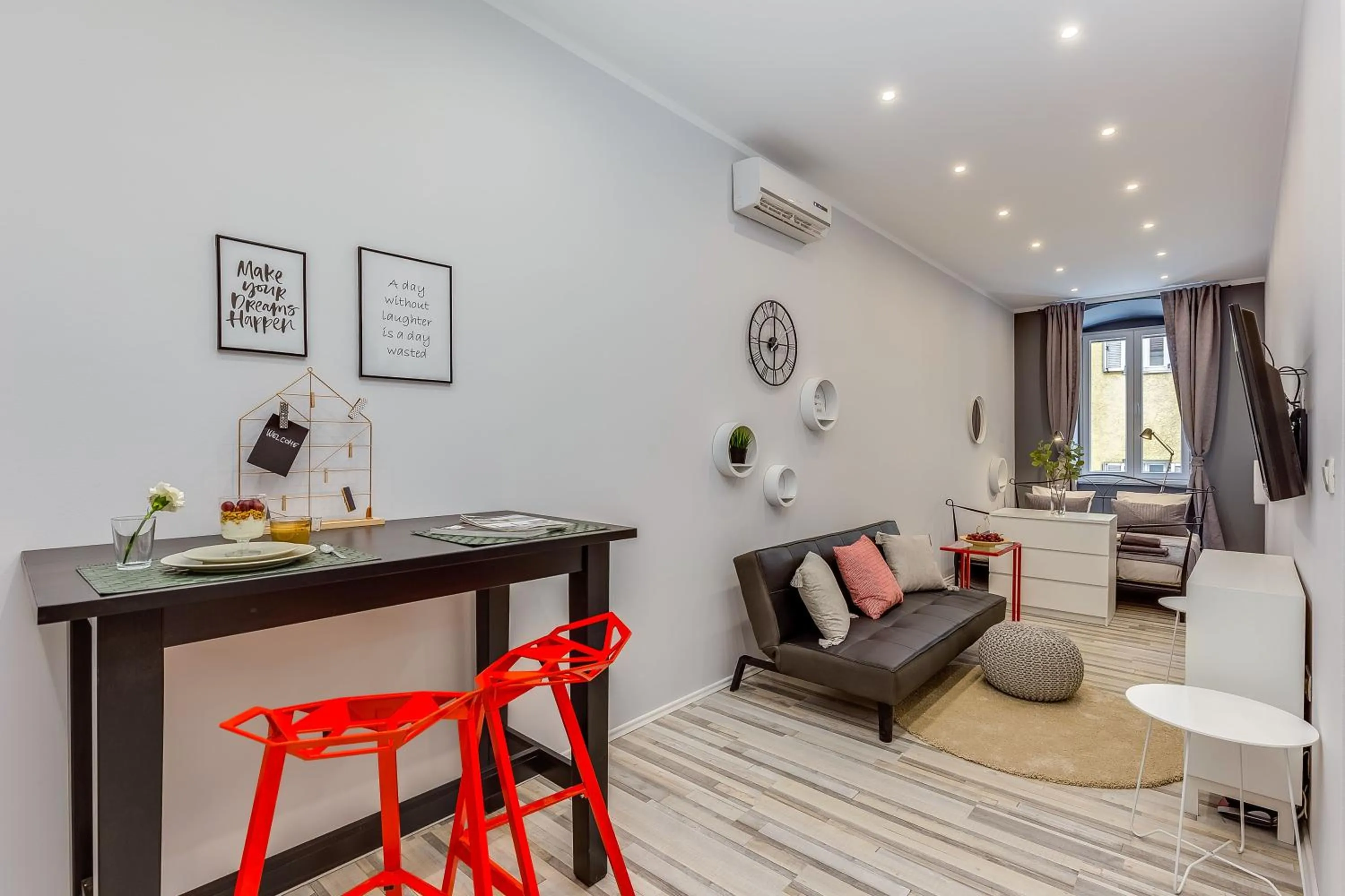 TV and multimedia in Main Square studios