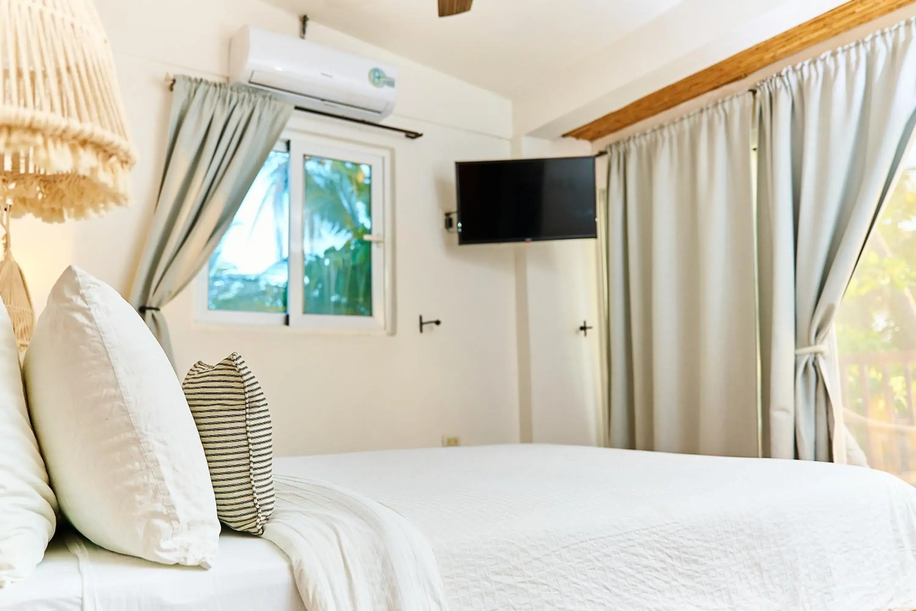 Double Room with Sea View in Aaki Hotel Double Room with Sea View in Aaki Hotel