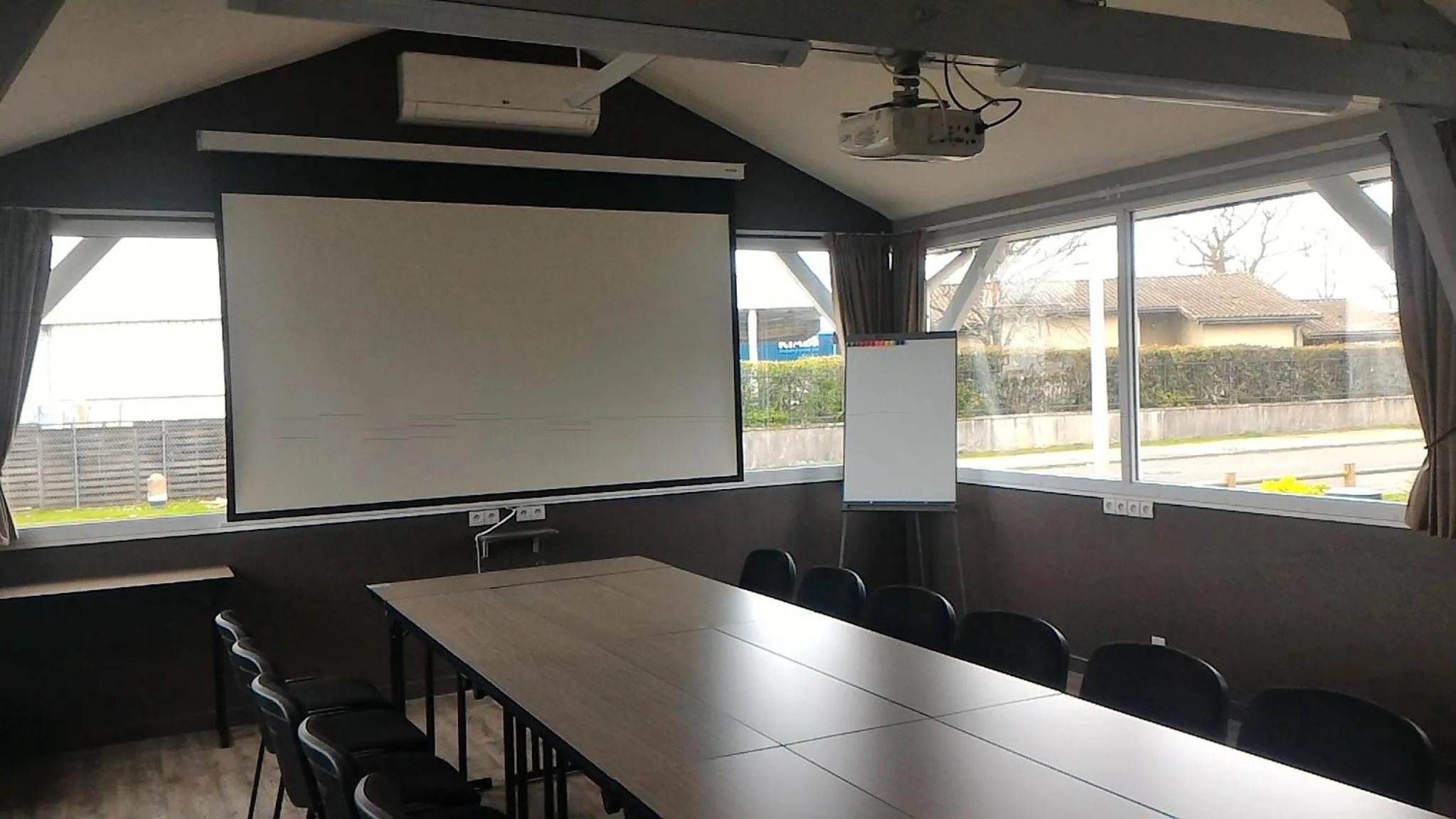 Banquet/Function facilities in Hotel Wood Inn Bordeaux Aéroport