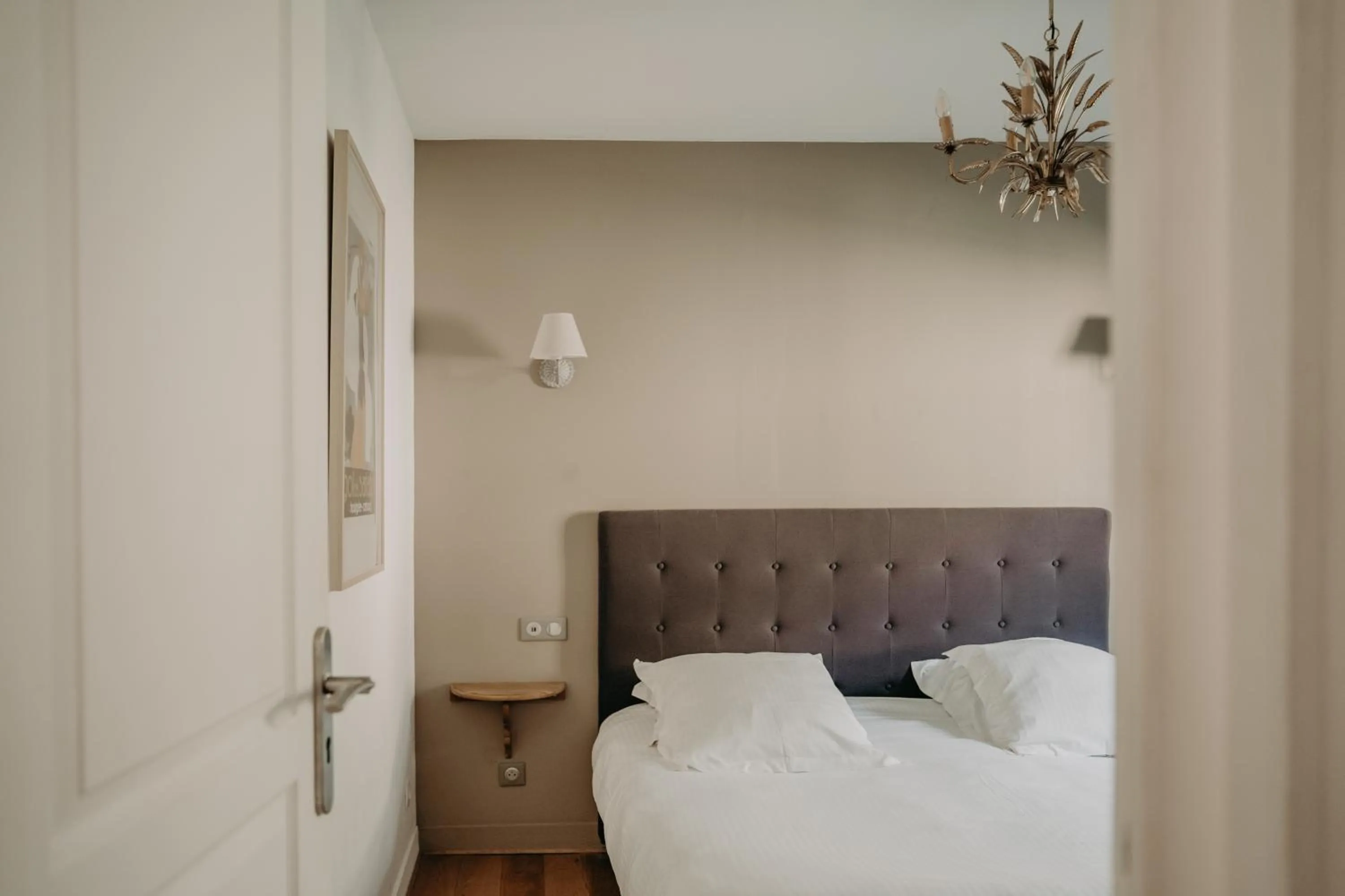 Bathroom, Bed in Les Cabines