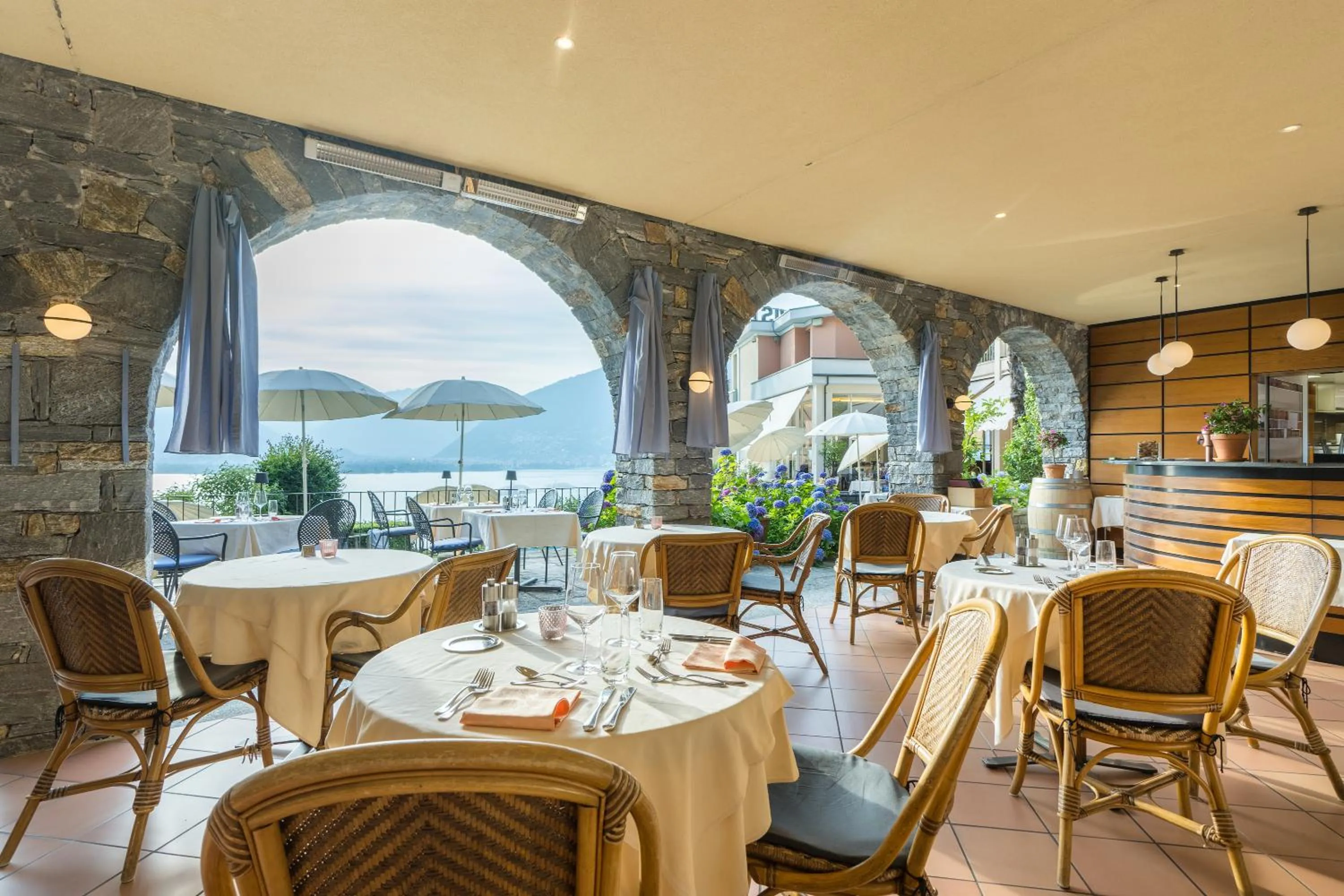 Restaurant/places to eat in Bellavista Swiss Quality Hotel