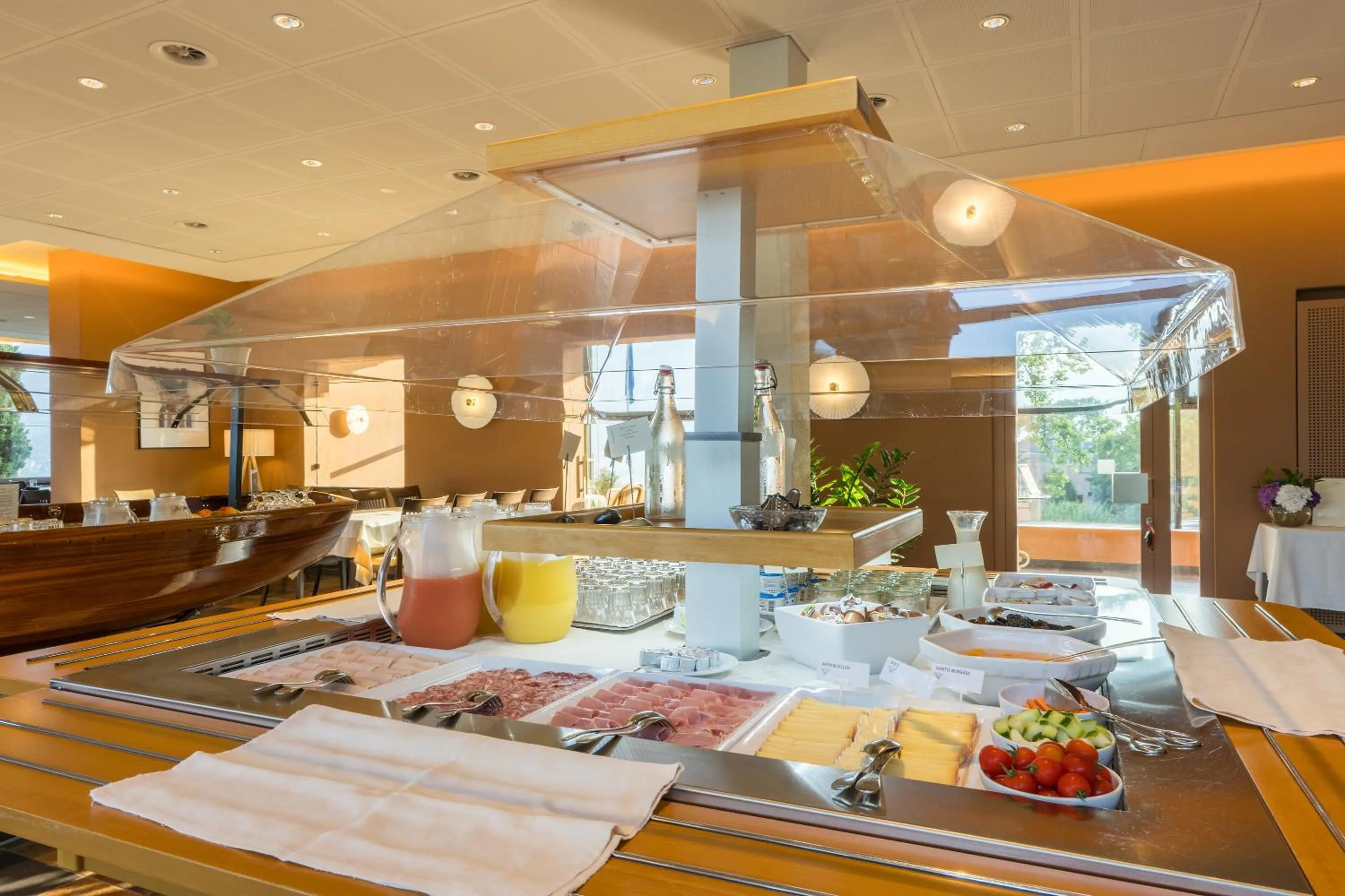 Restaurant/places to eat in Bellavista Swiss Quality Hotel