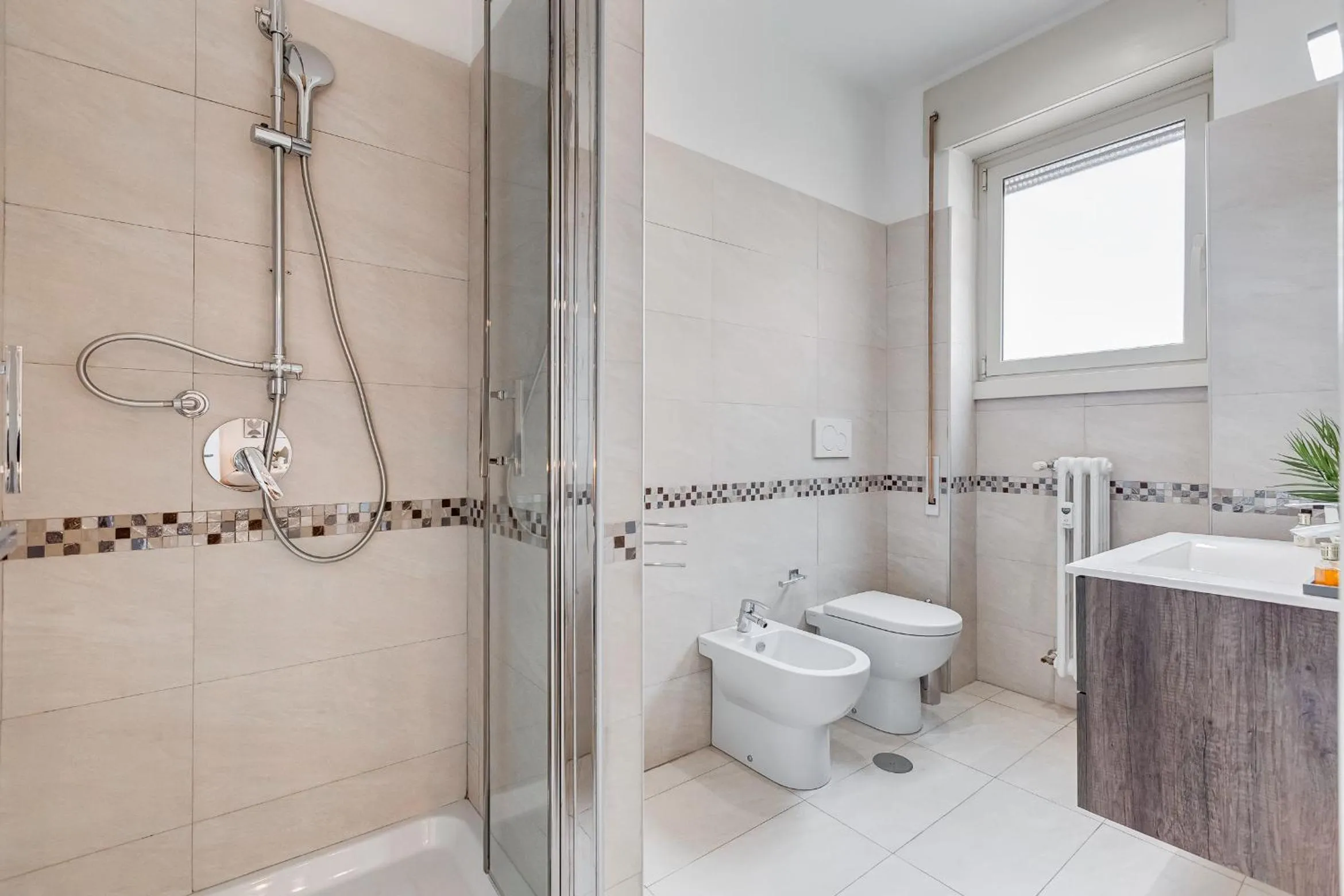 Shower in Viola Accommodation