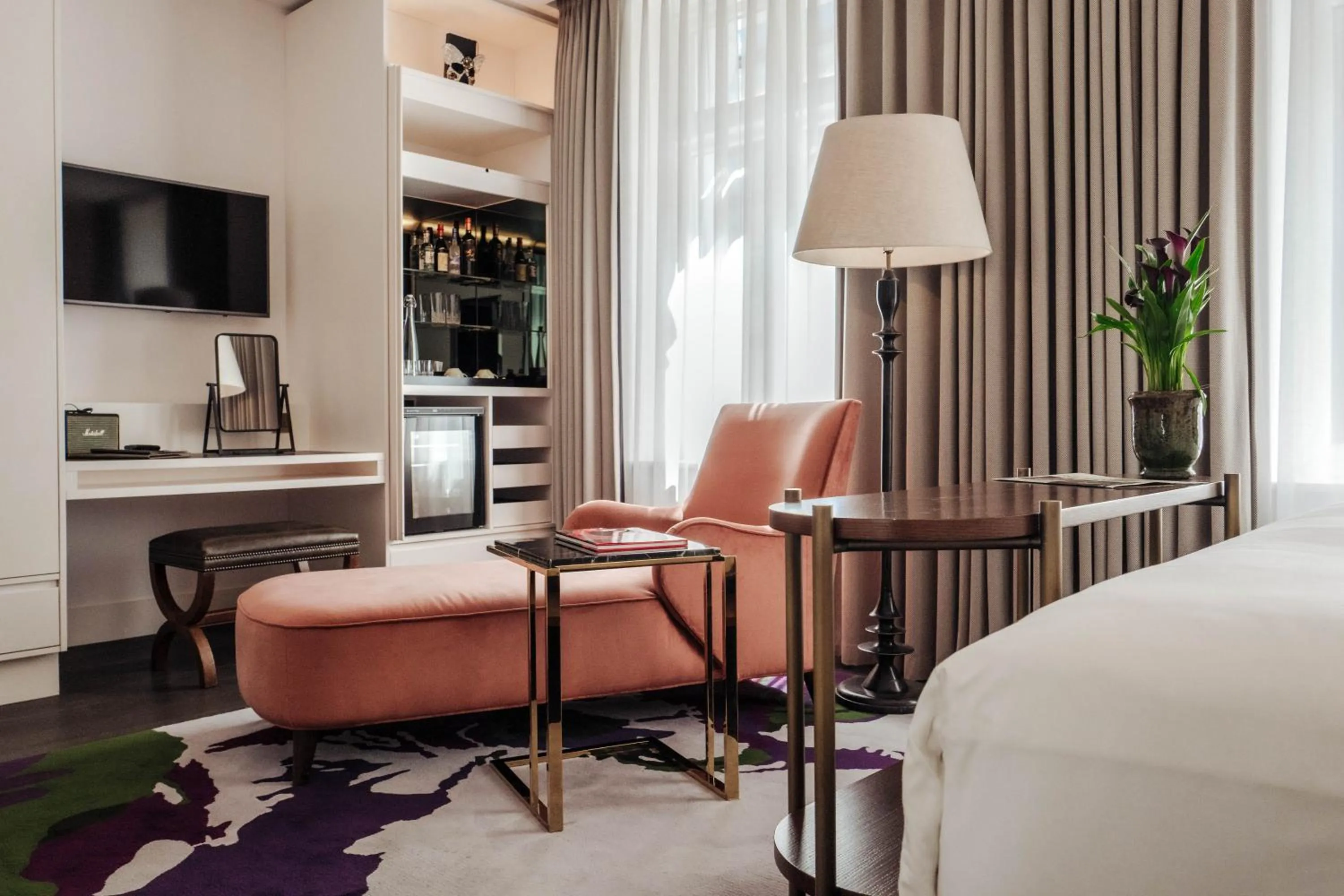 Bedroom in The Mandrake