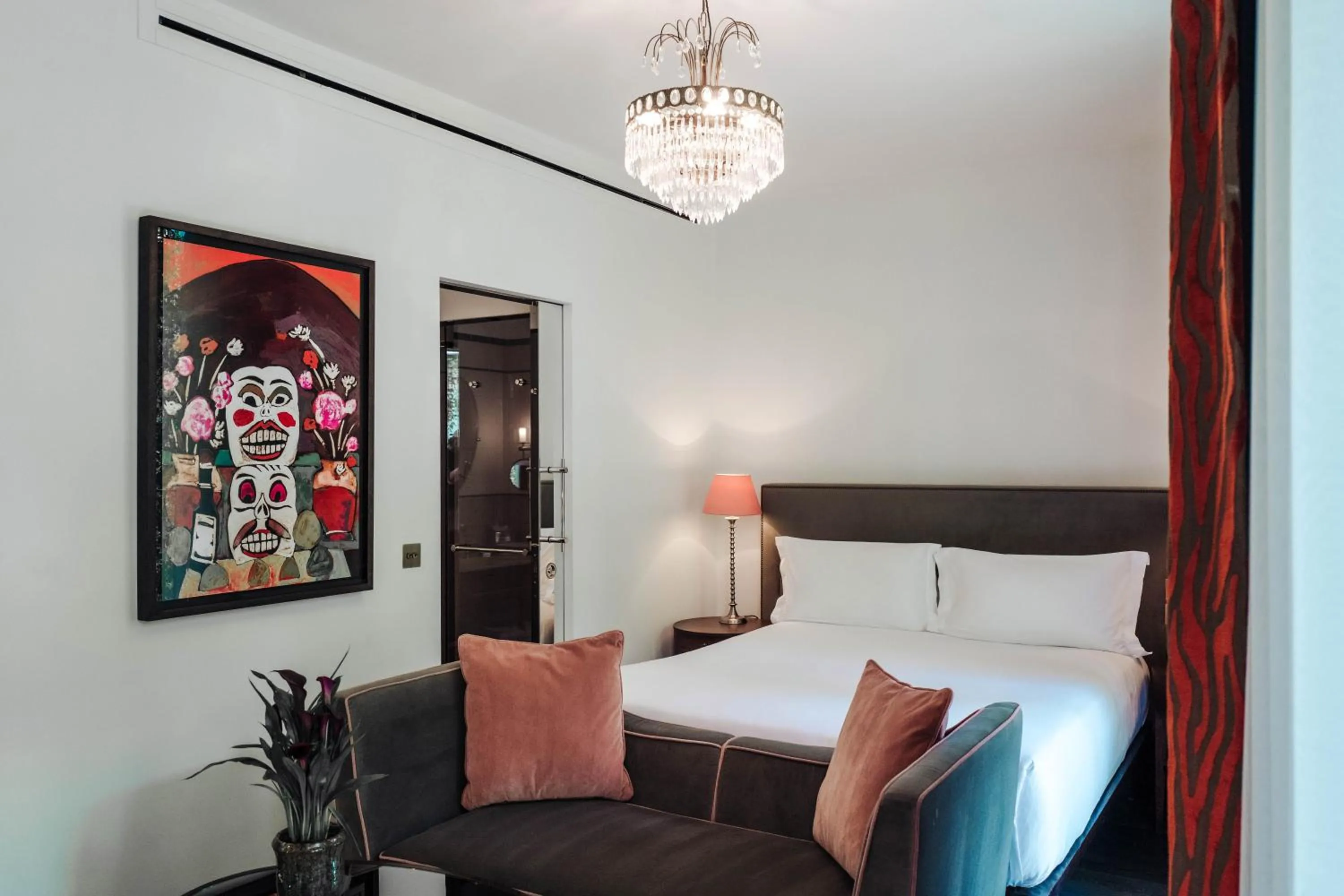 Bedroom in The Mandrake