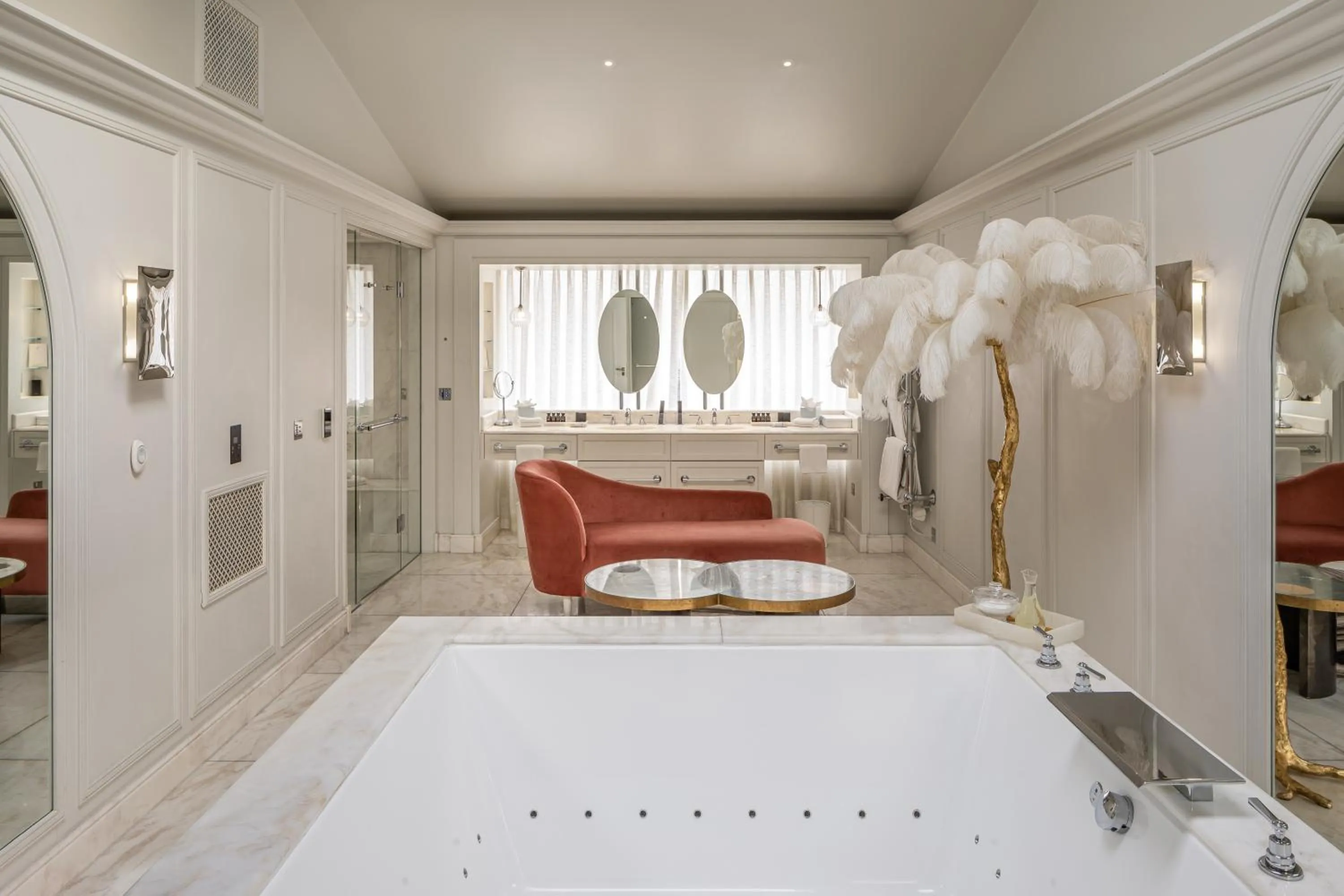 Bathroom in The Mandrake