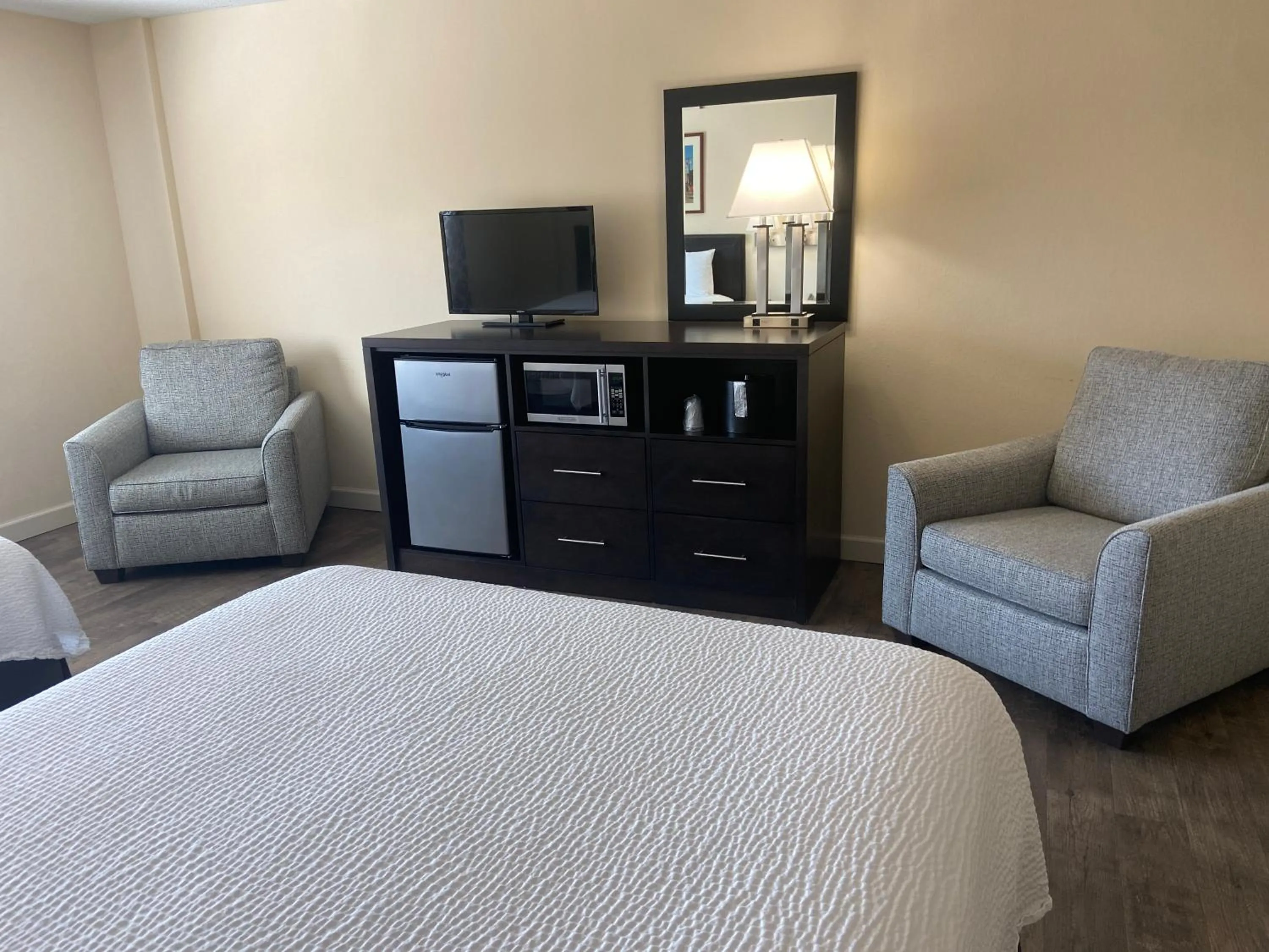 TV and multimedia in University Inn Duke