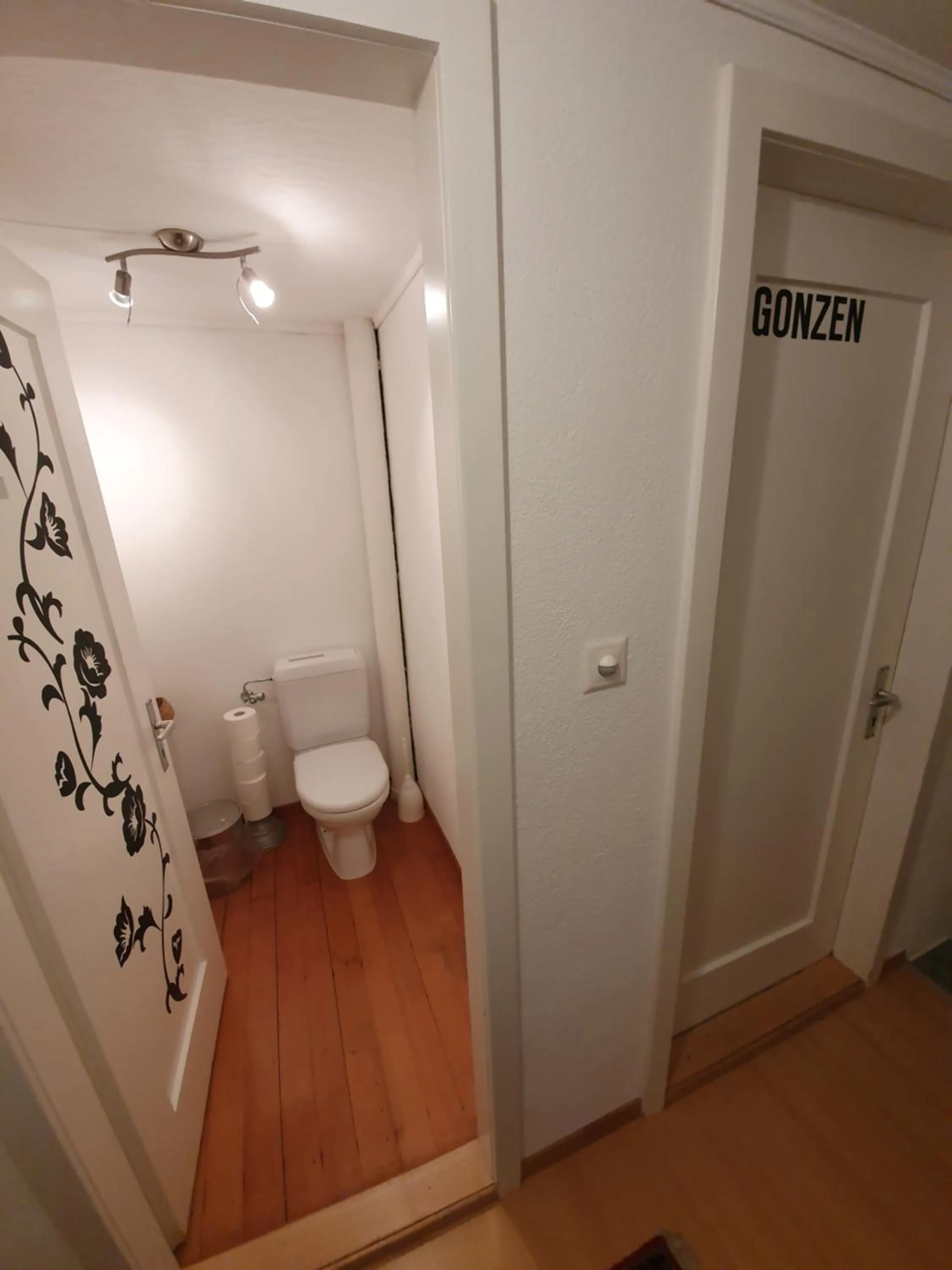 Toilet in BnB Haus Weibel