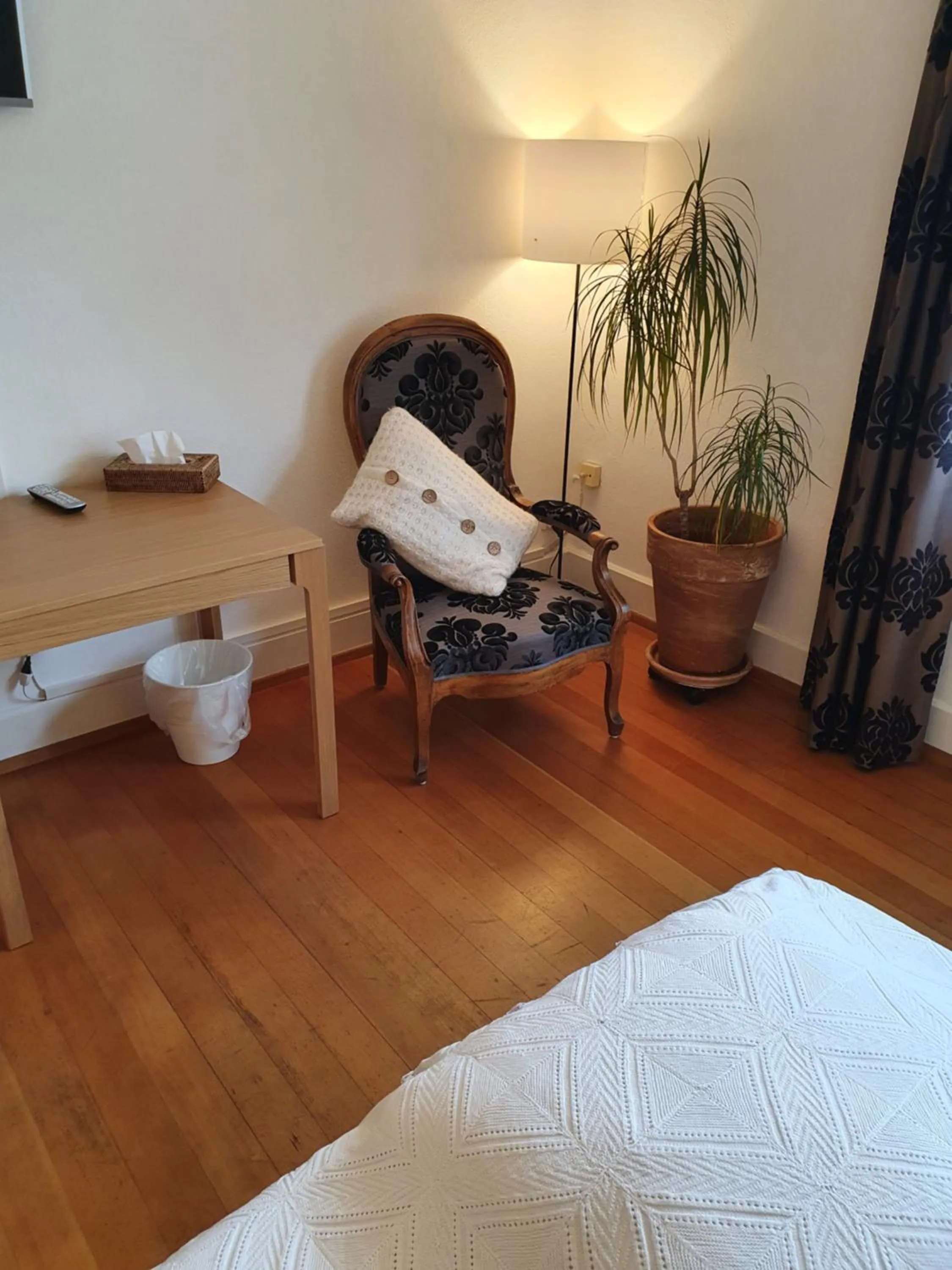 Seating area, Bed in BnB Haus Weibel