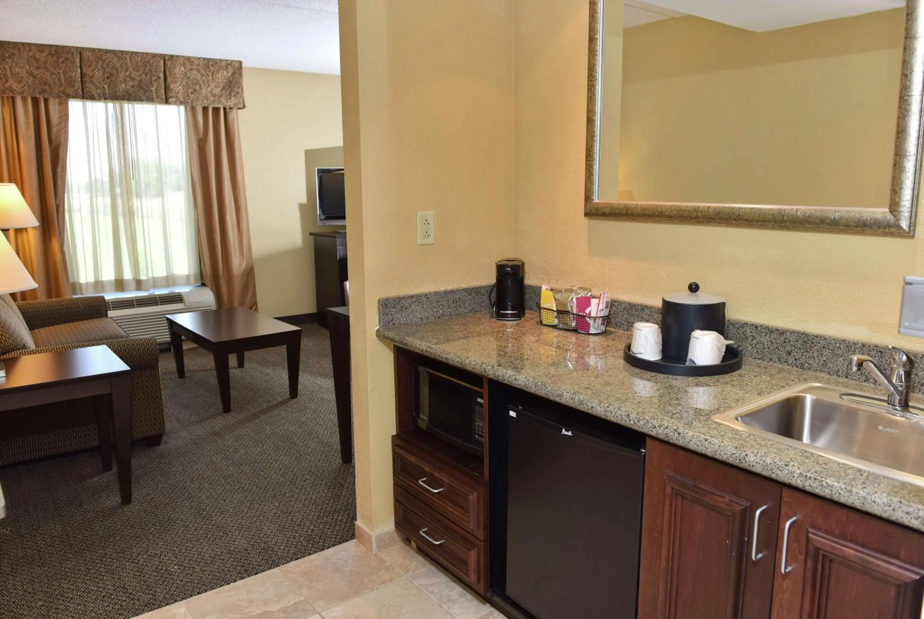 Living room in Hampton Inn & Suites Alexandria