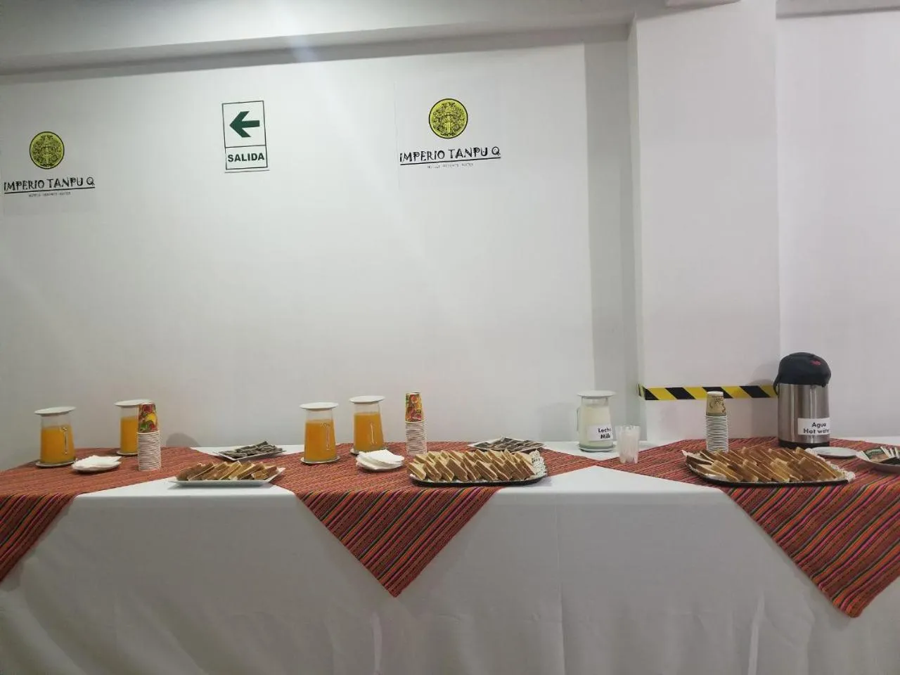 Restaurant/places to eat in Imperio Tanpu Q