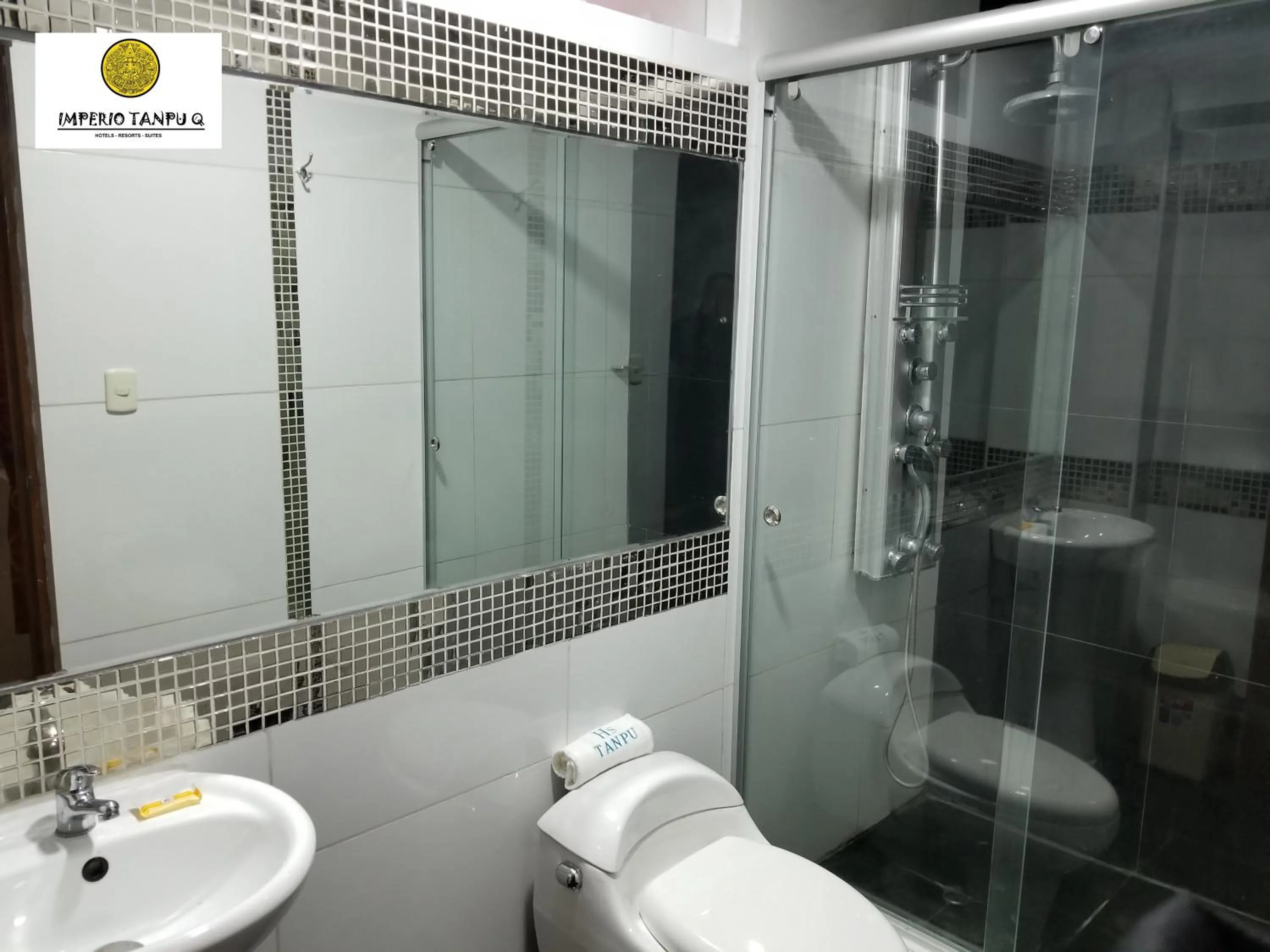 Shower in Imperio Tanpu Q