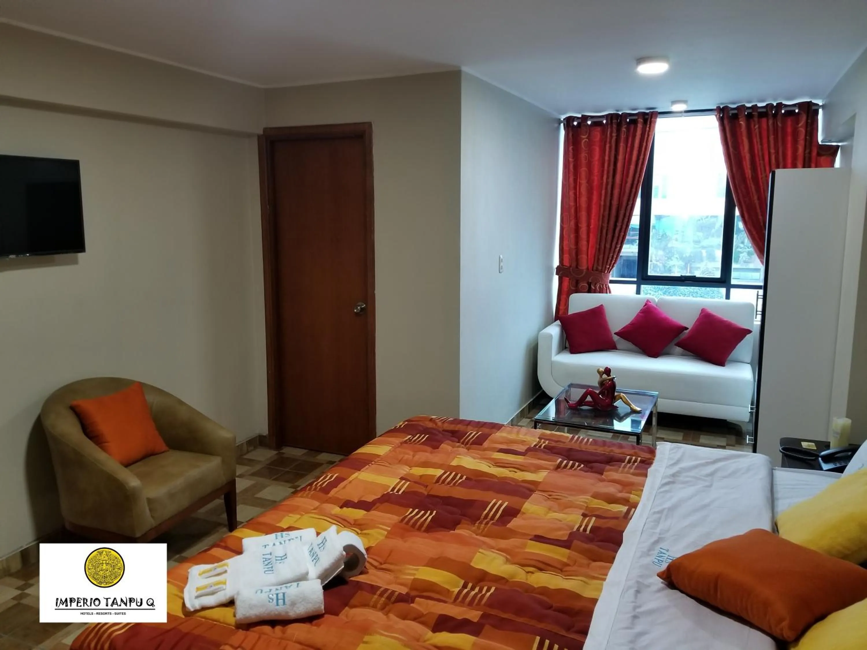 Photo of the whole room, Bed in Imperio Tanpu Q