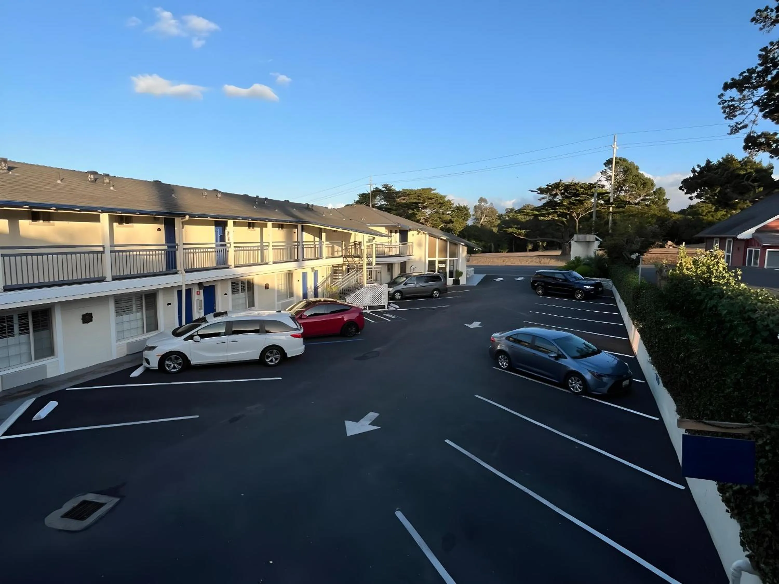 Parking in Inn By the Bay Monterey