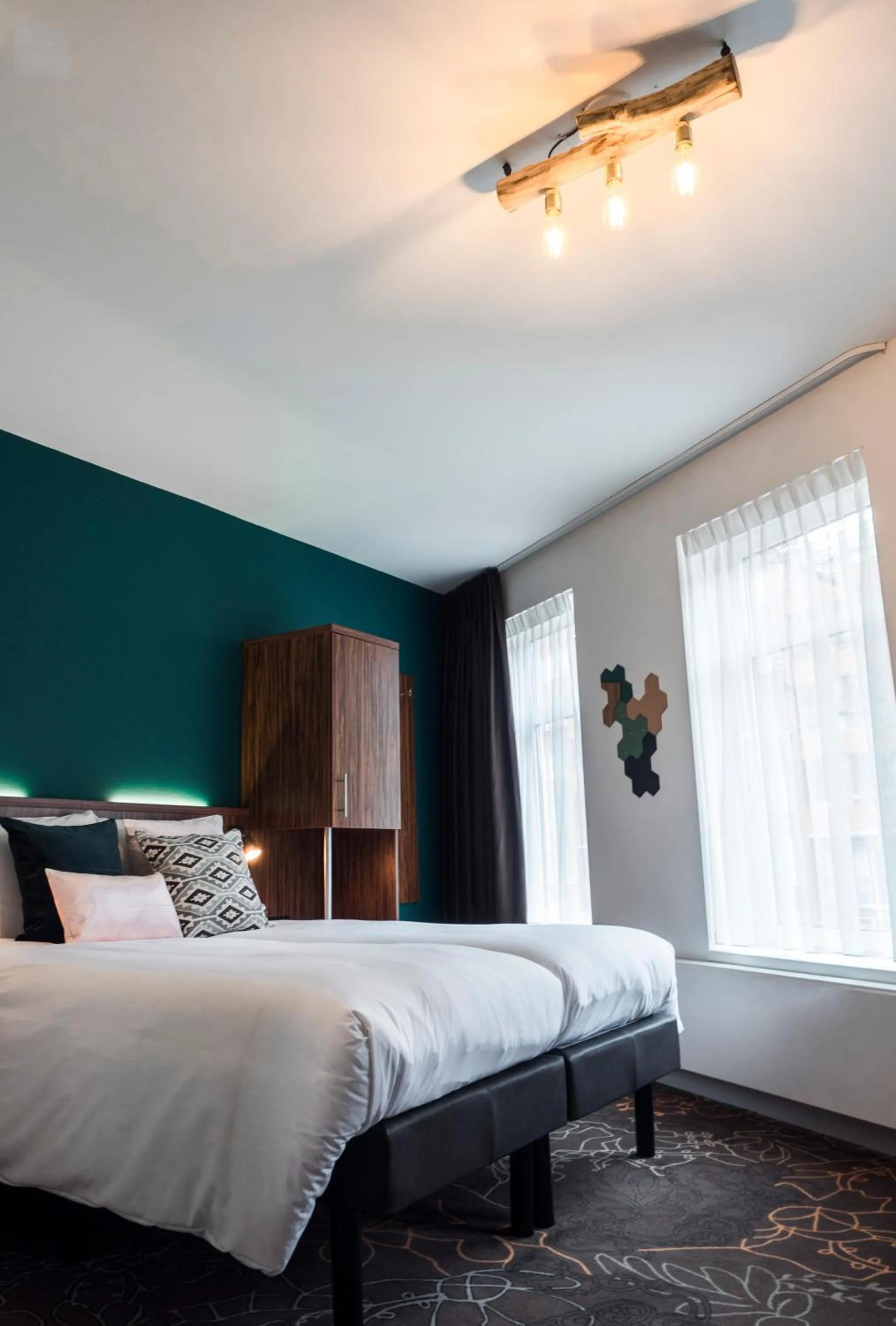 Bedroom, Bed in Linden Hotel