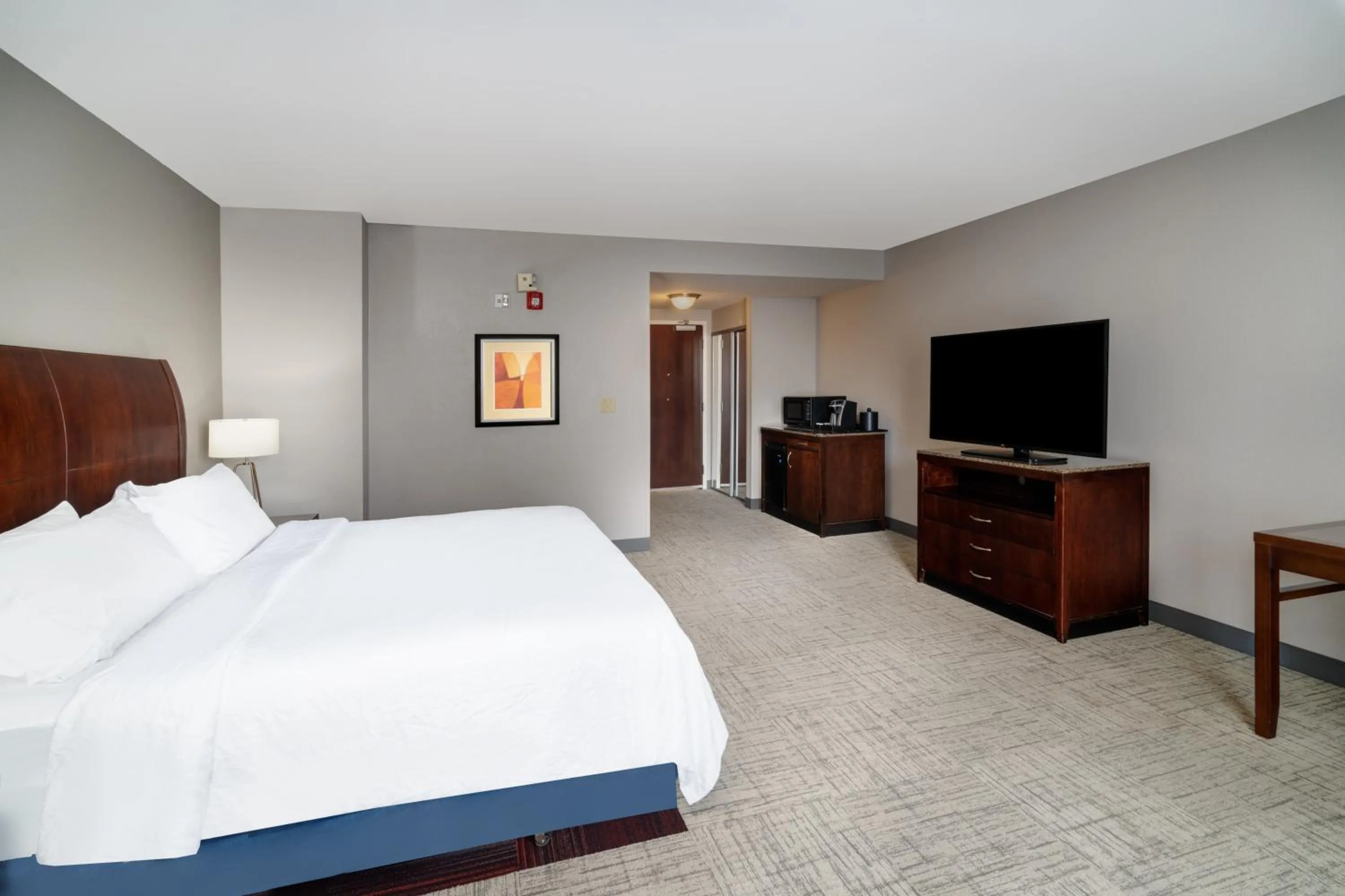 Photo of the whole room, Bed in Hilton Garden Inn Augusta