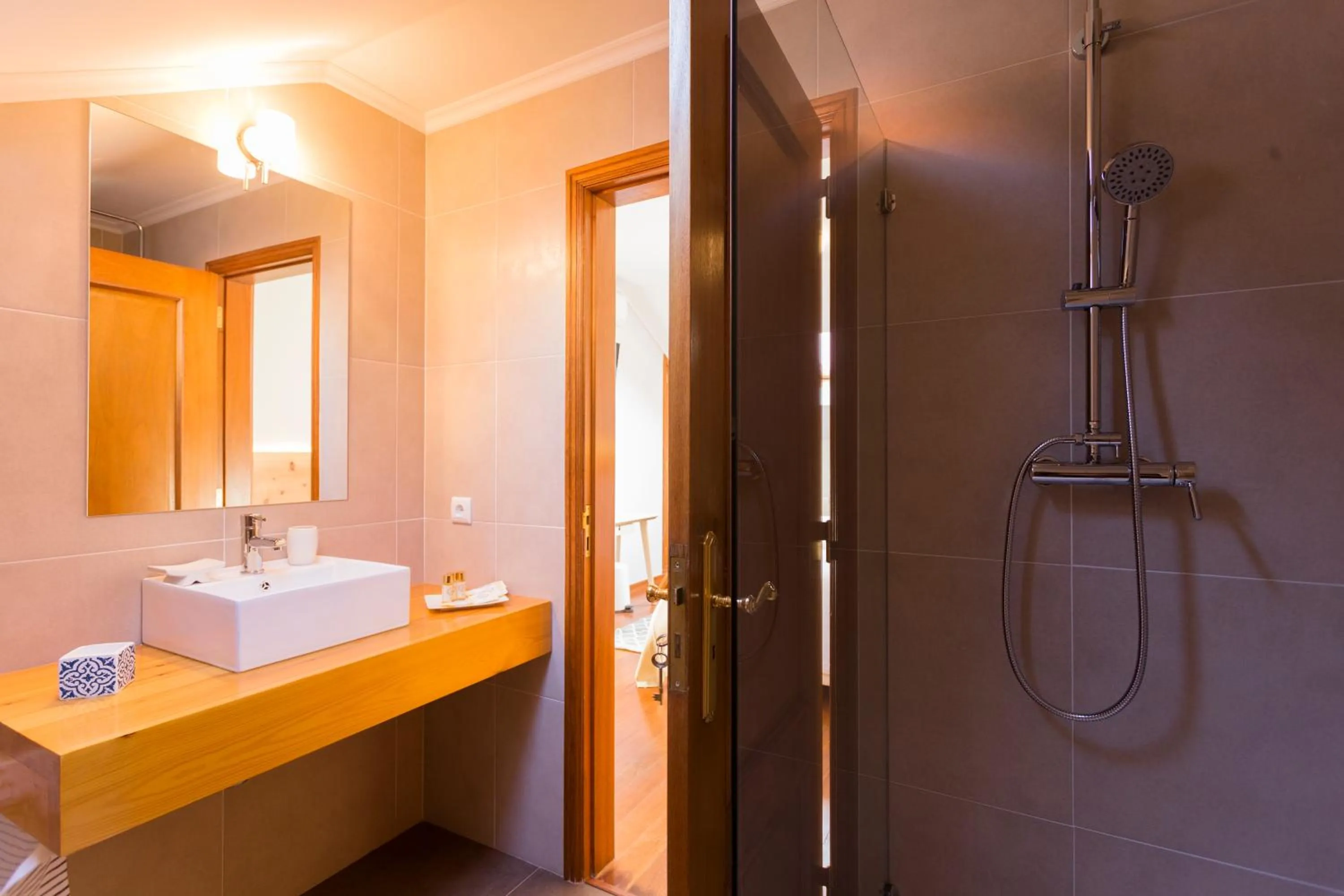 Bathroom in Ericeira Soul Guesthouse