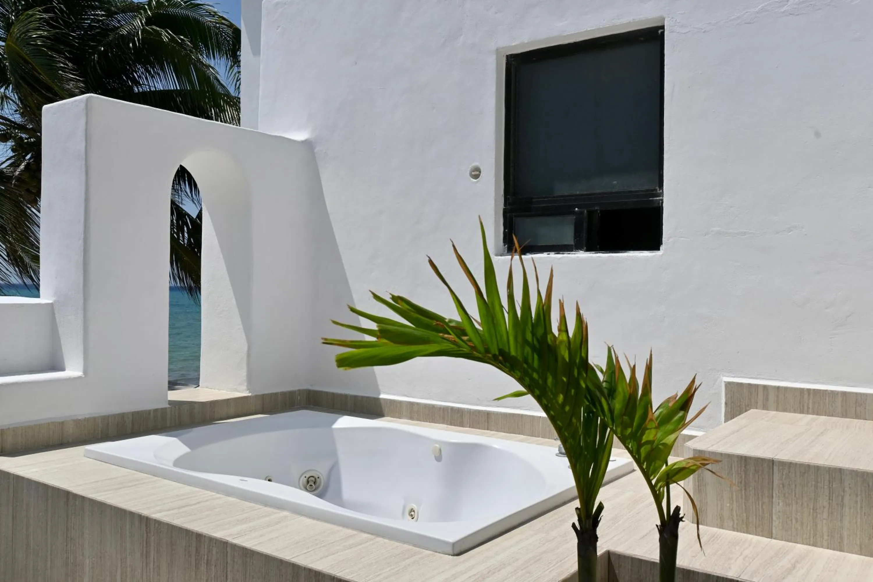 Day in Pelicano Inn Playa del Carmen - Beachfront Hotel