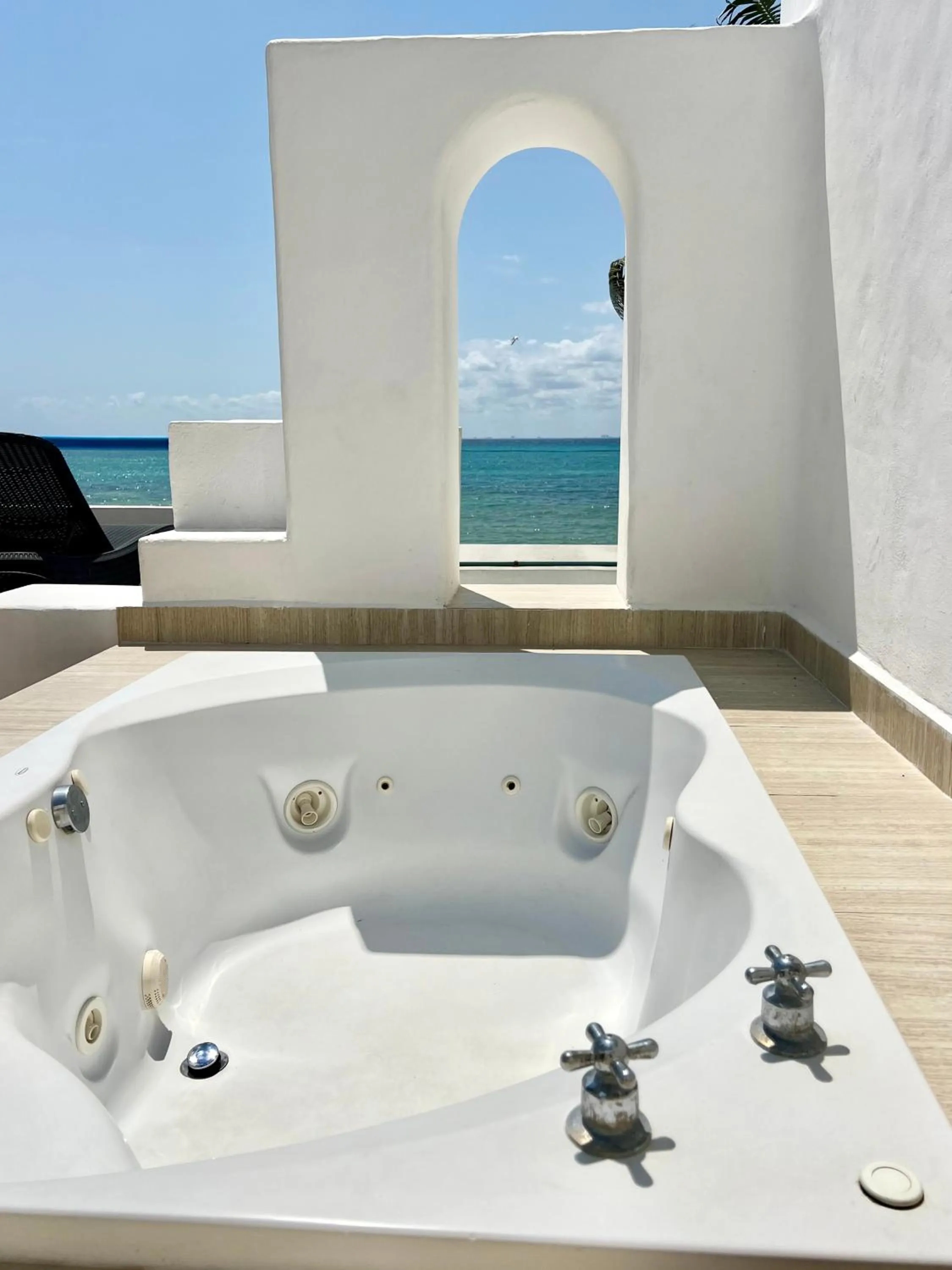 Hot Tub in Pelicano Inn Playa del Carmen - Beachfront Hotel