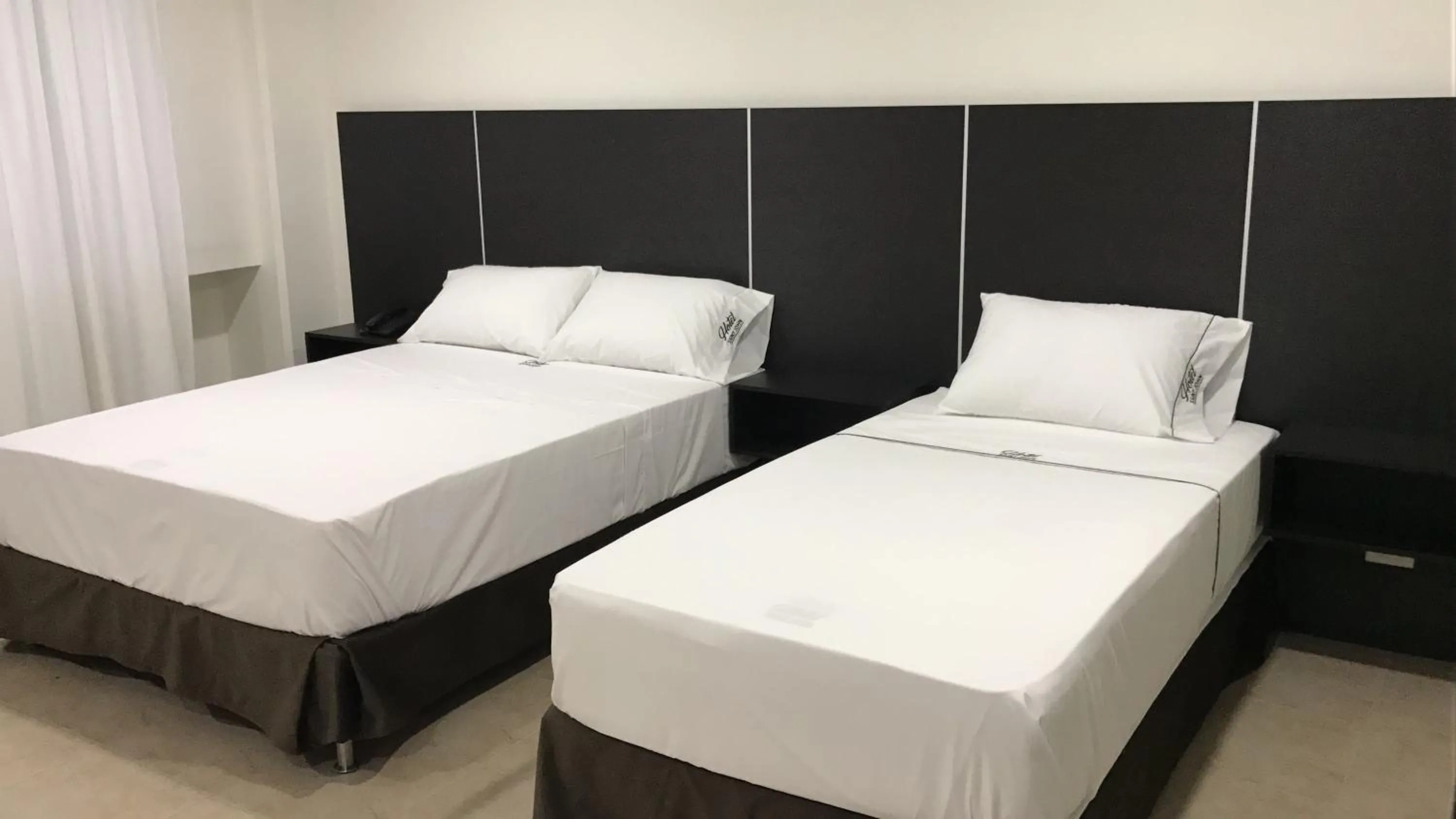 Bed in Hotel Saint John