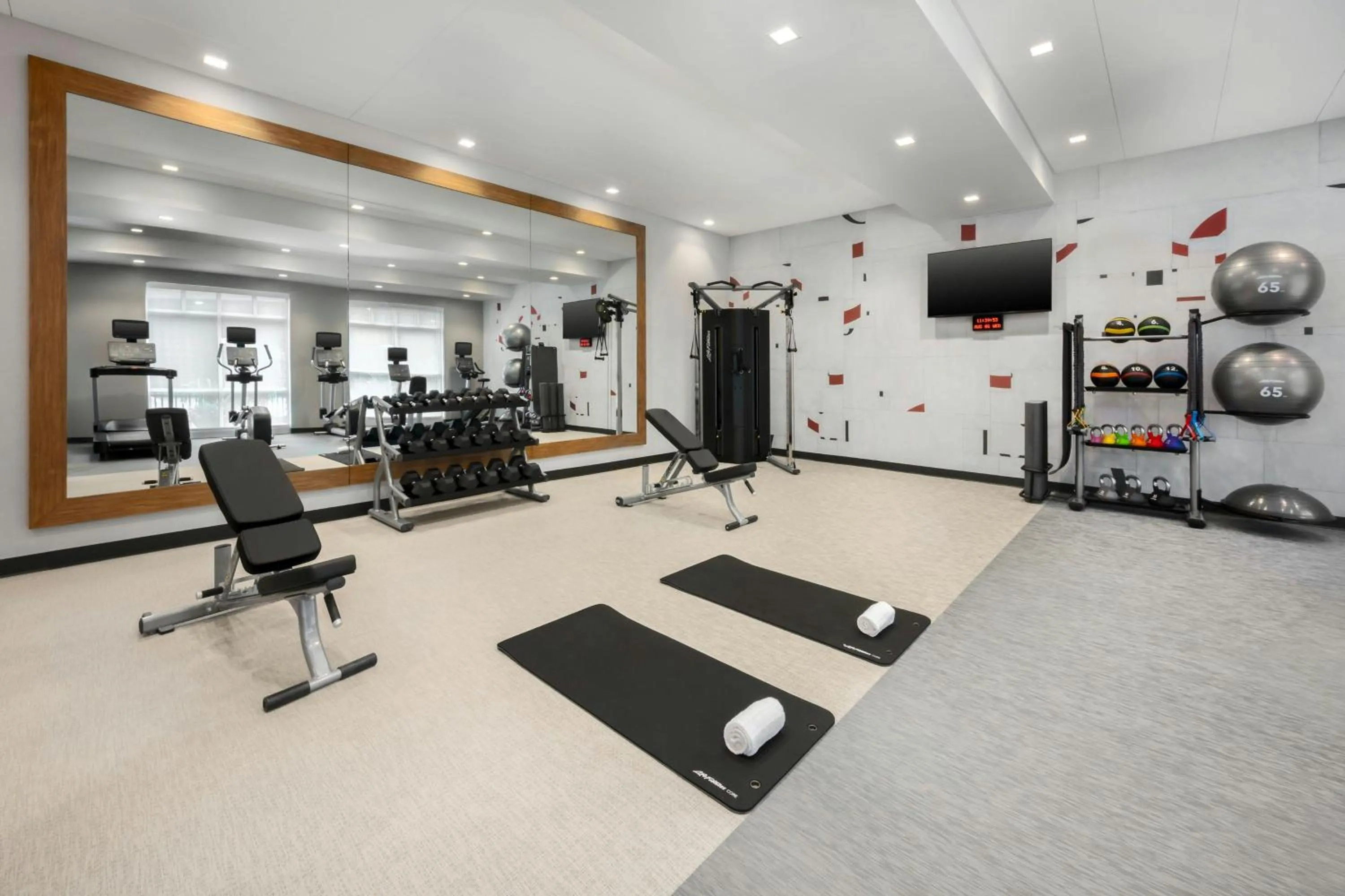 Fitness centre/facilities in Courtyard by Marriott Athens Downtown