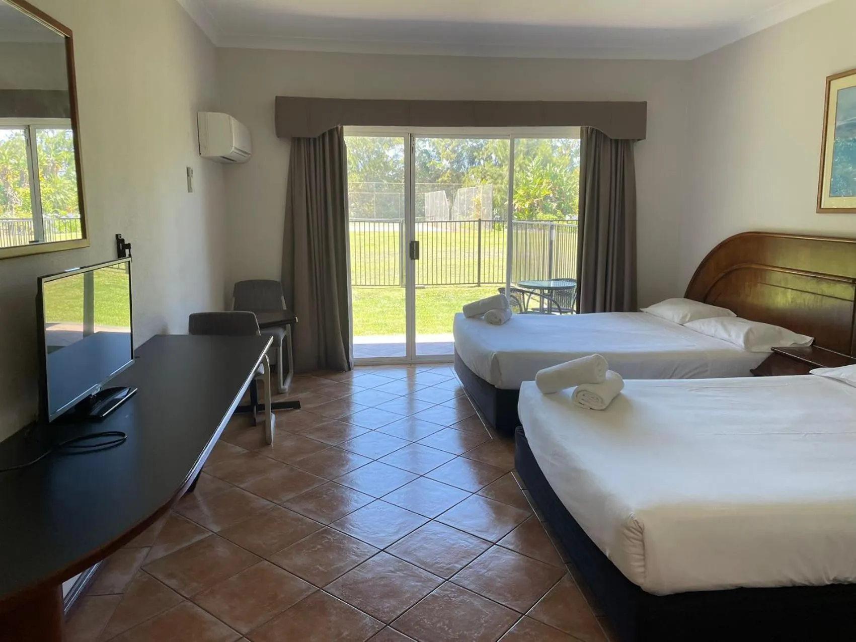 Bed in Seaside Garden Retreat Accommodation