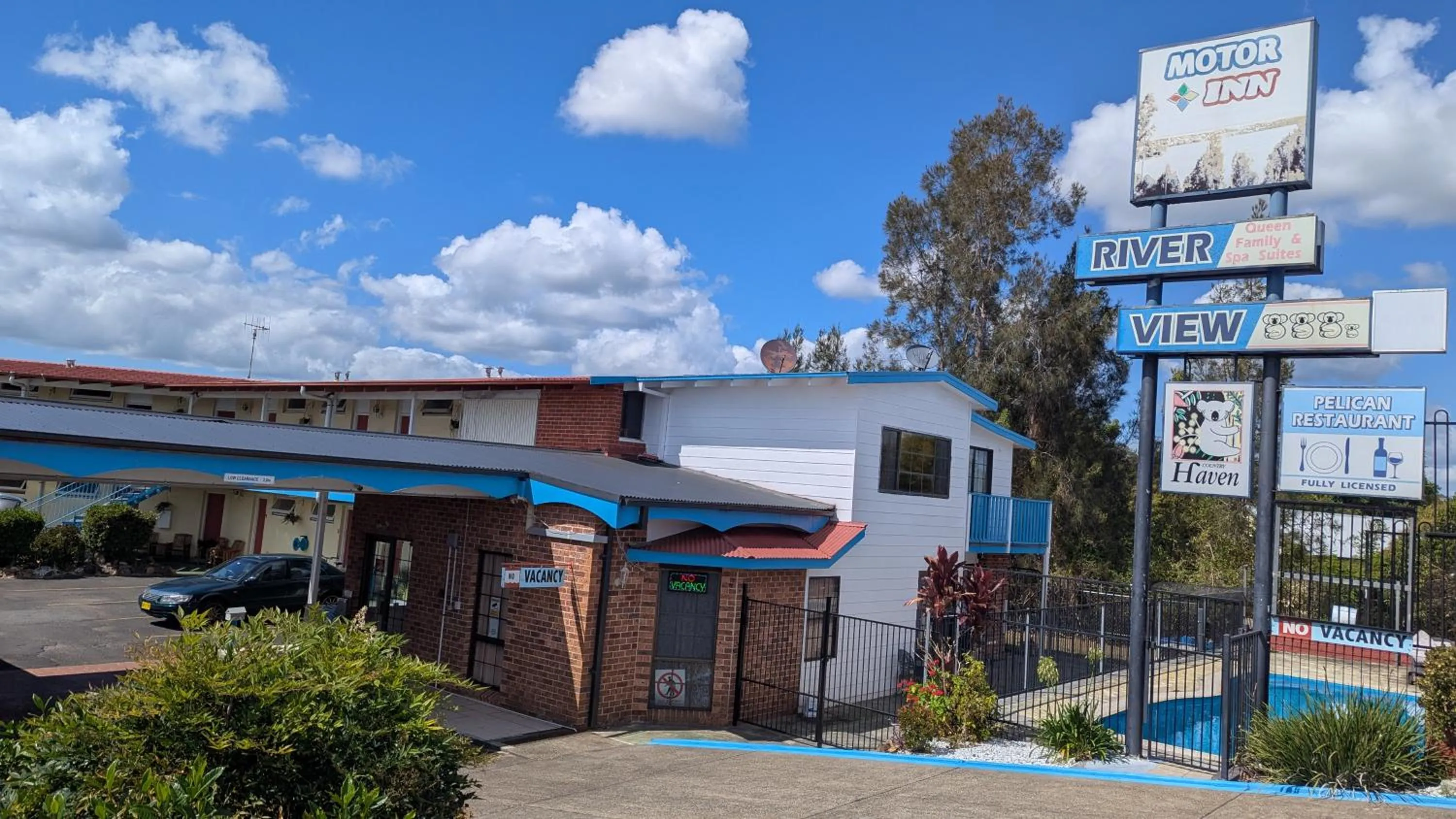 Property building in Riverview Motor Inn