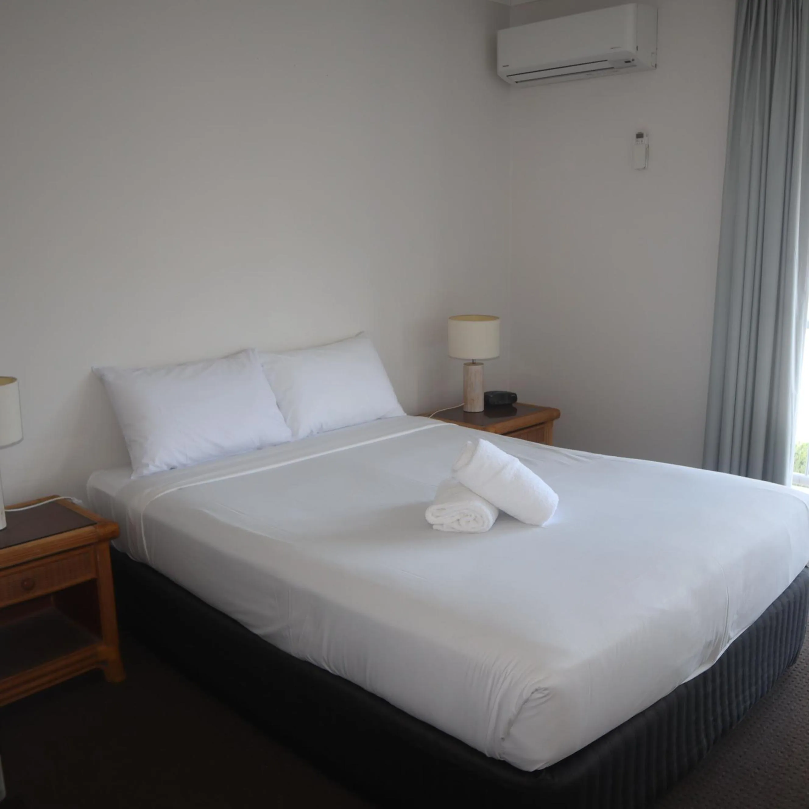 Bedroom, Bed in Coolum Beach Resort