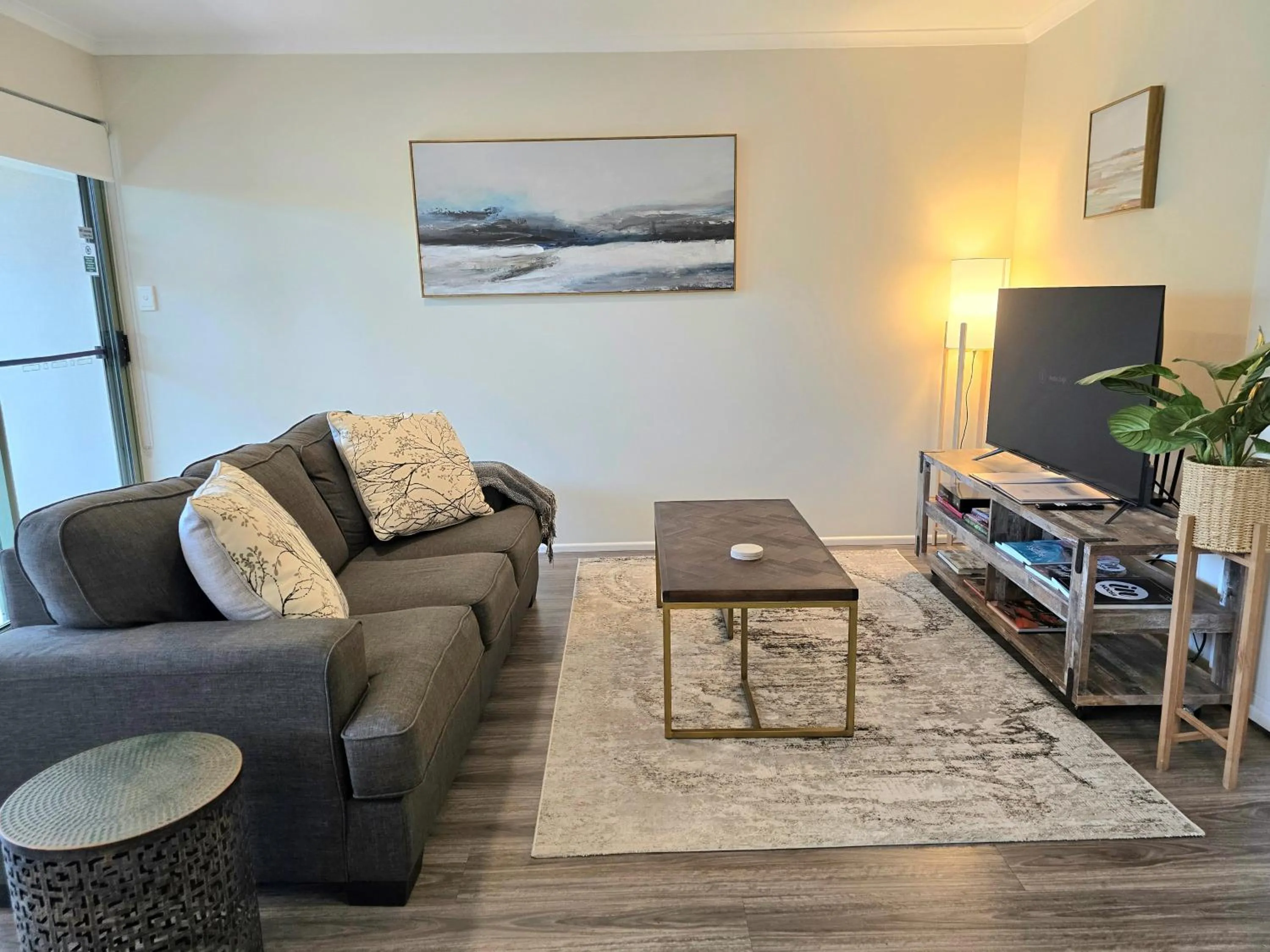 TV and multimedia in Noosa River Retreat Holiday Apartments