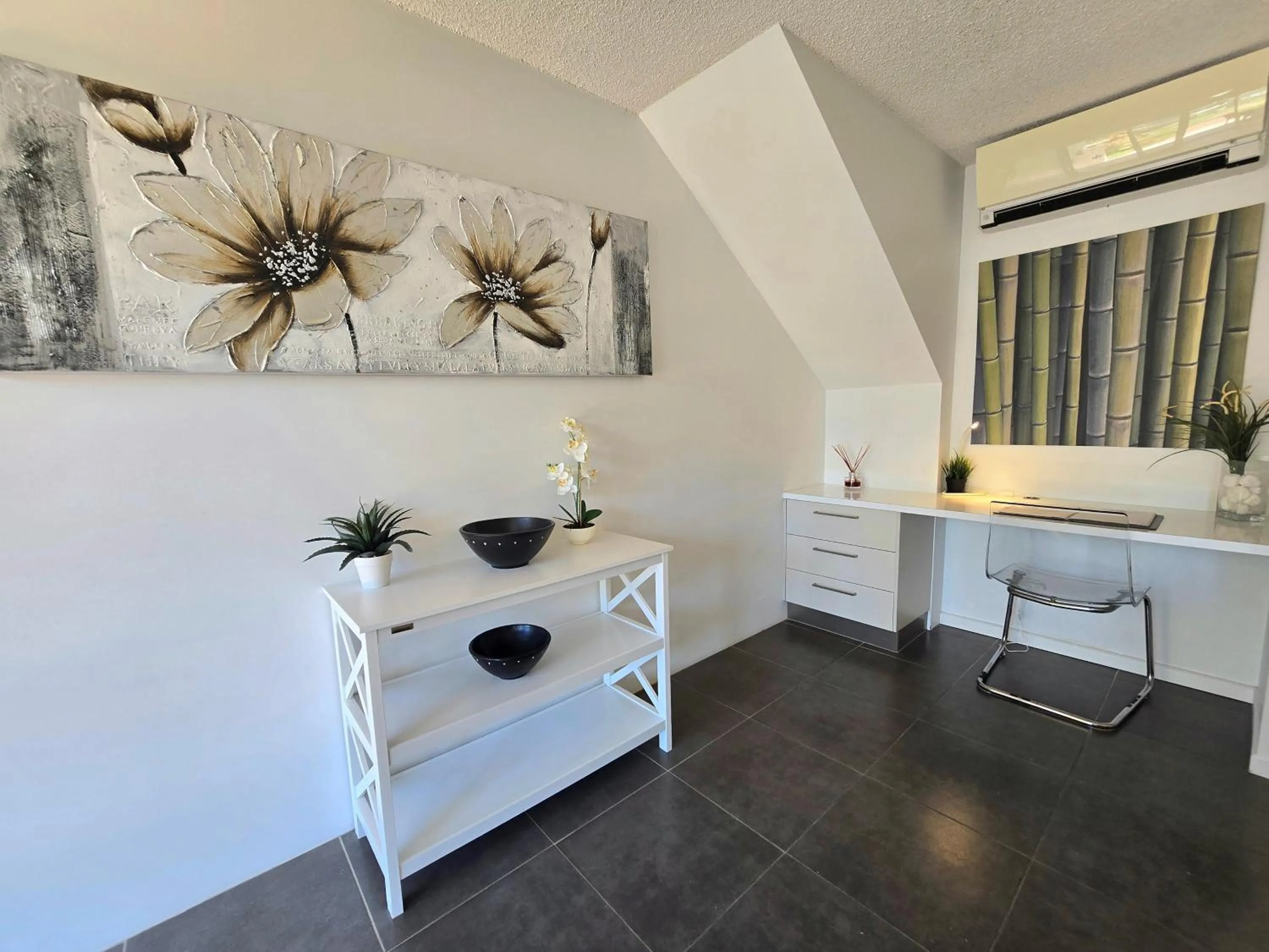 Living room in Noosa River Retreat Holiday Apartments