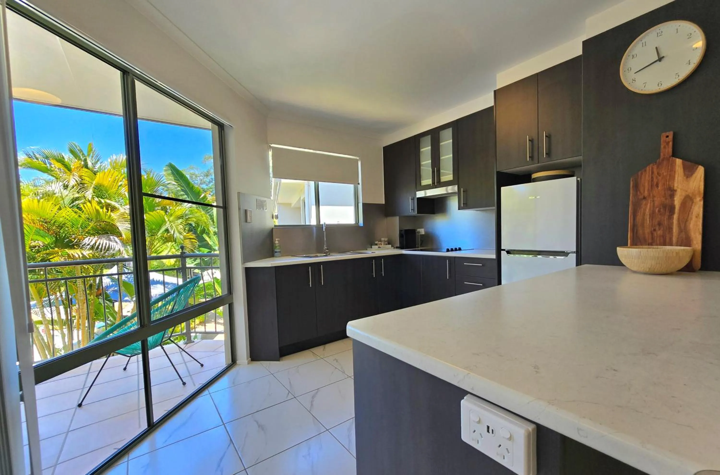 Kitchen or kitchenette in Noosa River Retreat Holiday Apartments
