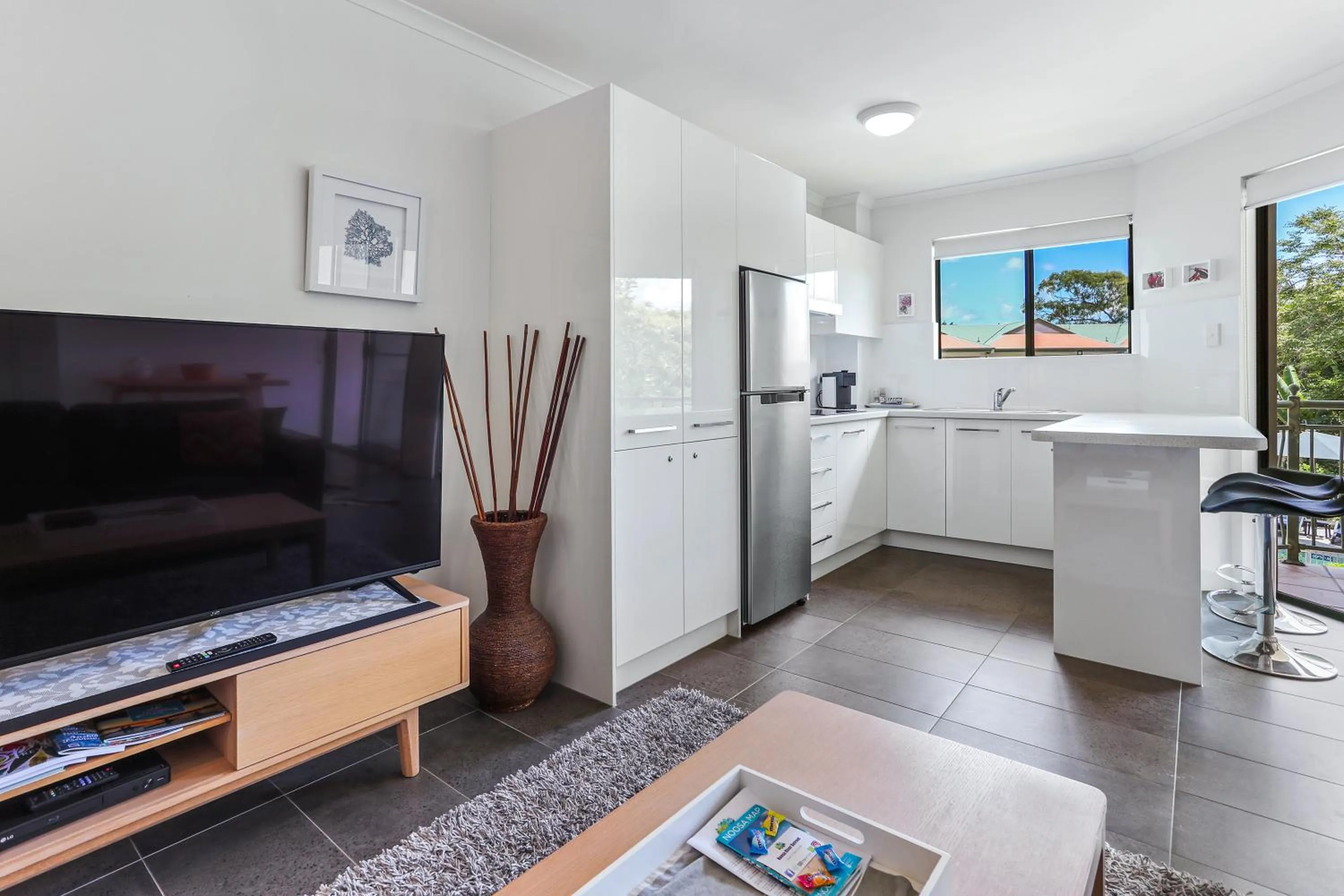 TV and multimedia in Noosa River Retreat Holiday Apartments