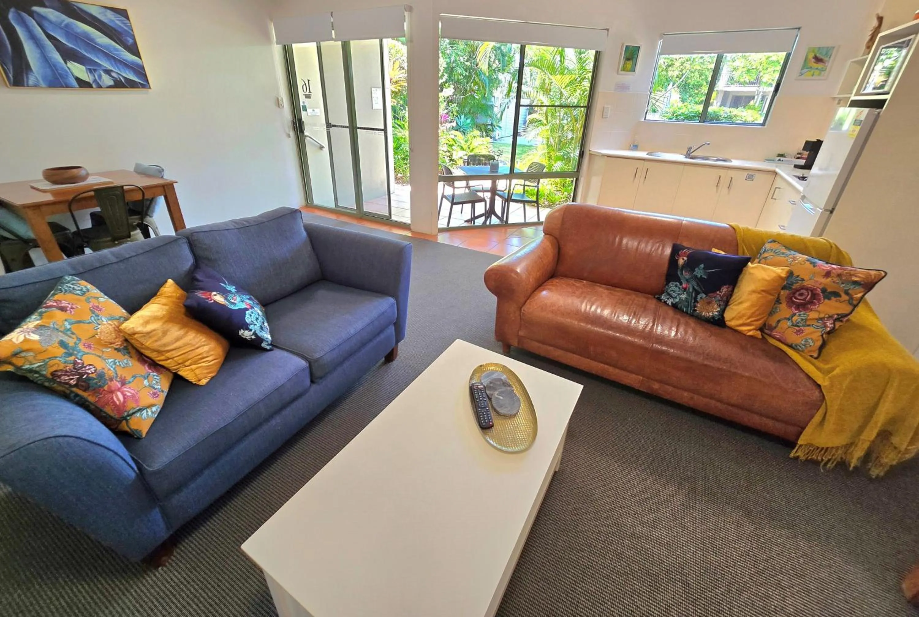 Kitchen or kitchenette in Noosa River Retreat Holiday Apartments